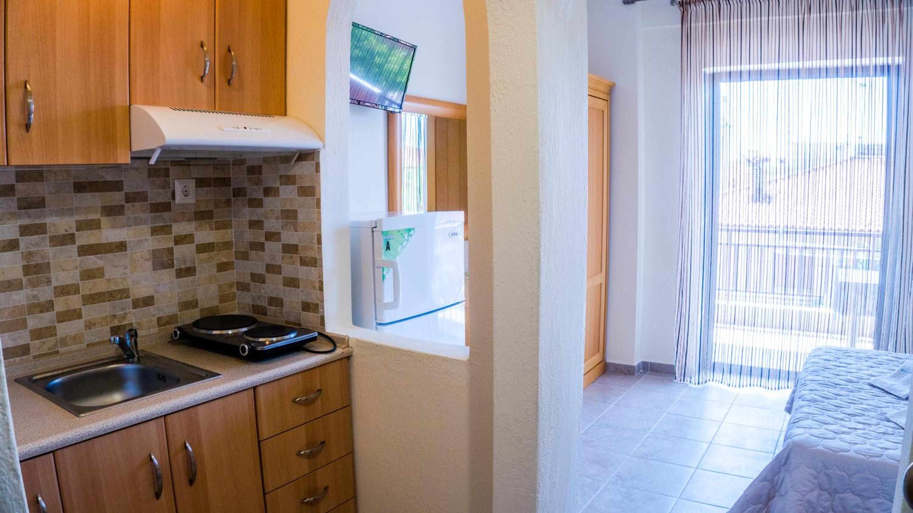Milonas House Apartments