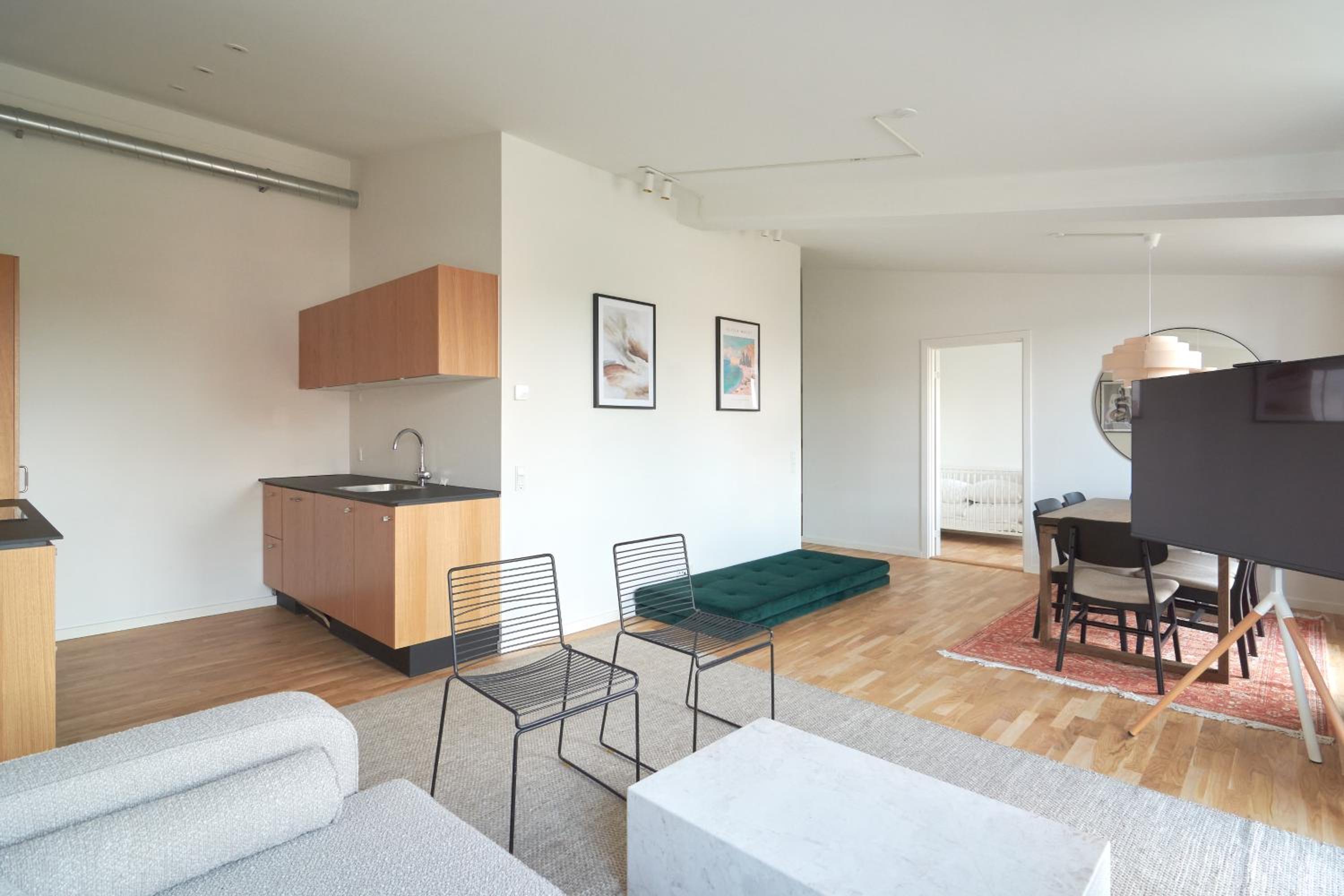 Cozy and Bright Apartments with Private Car Park