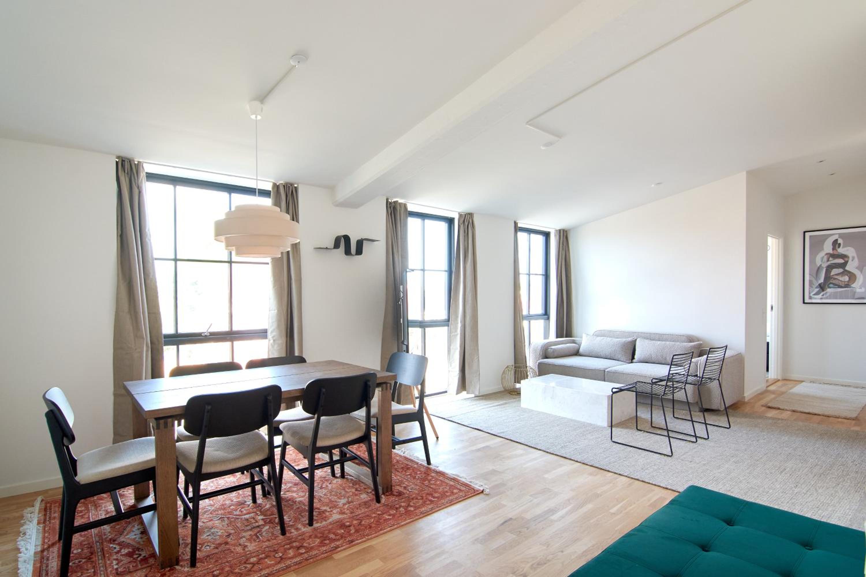 Cozy and Bright Apartments with Private Car Park