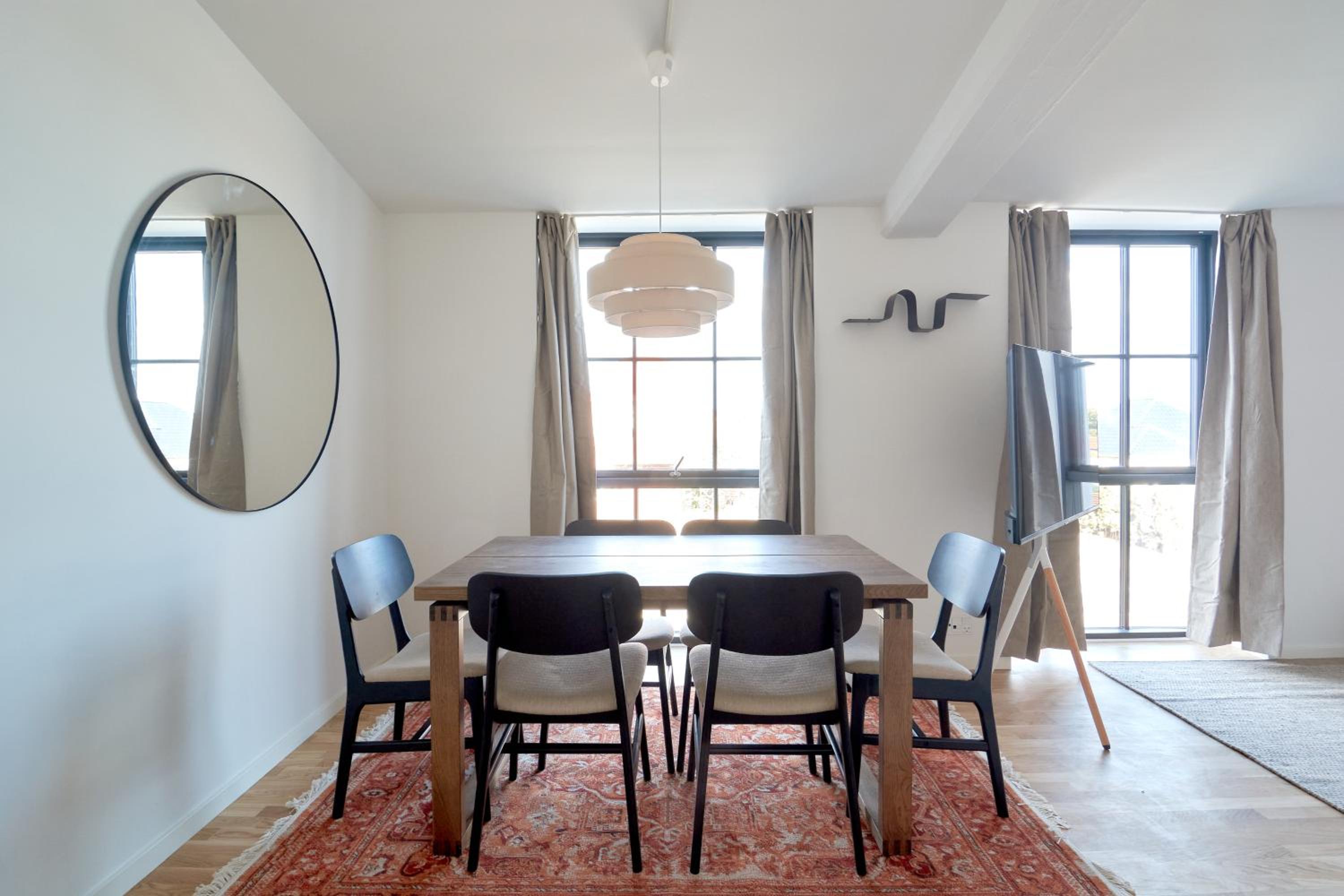 Cozy and Bright Apartments with Private Car Park