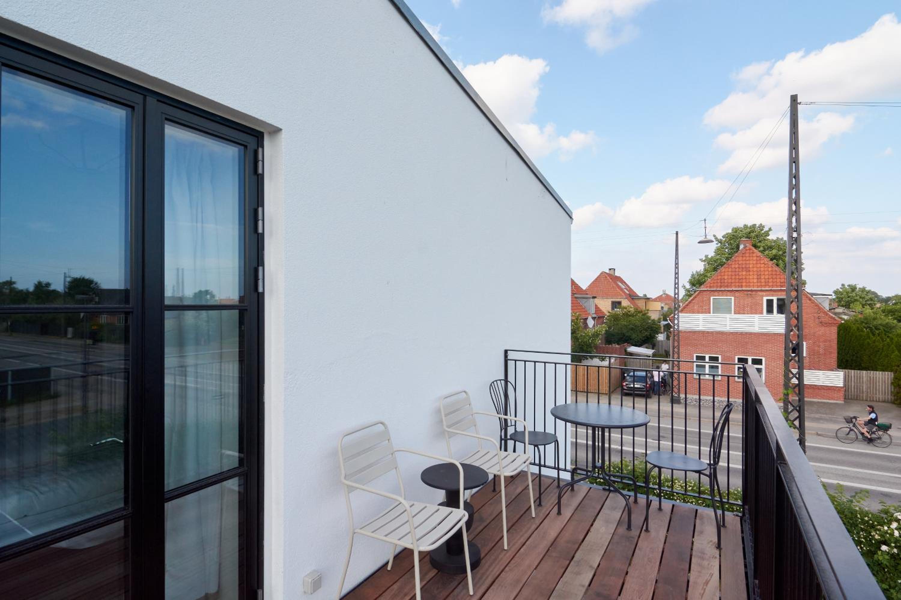 Cozy and Bright Apartments with Private Car Park