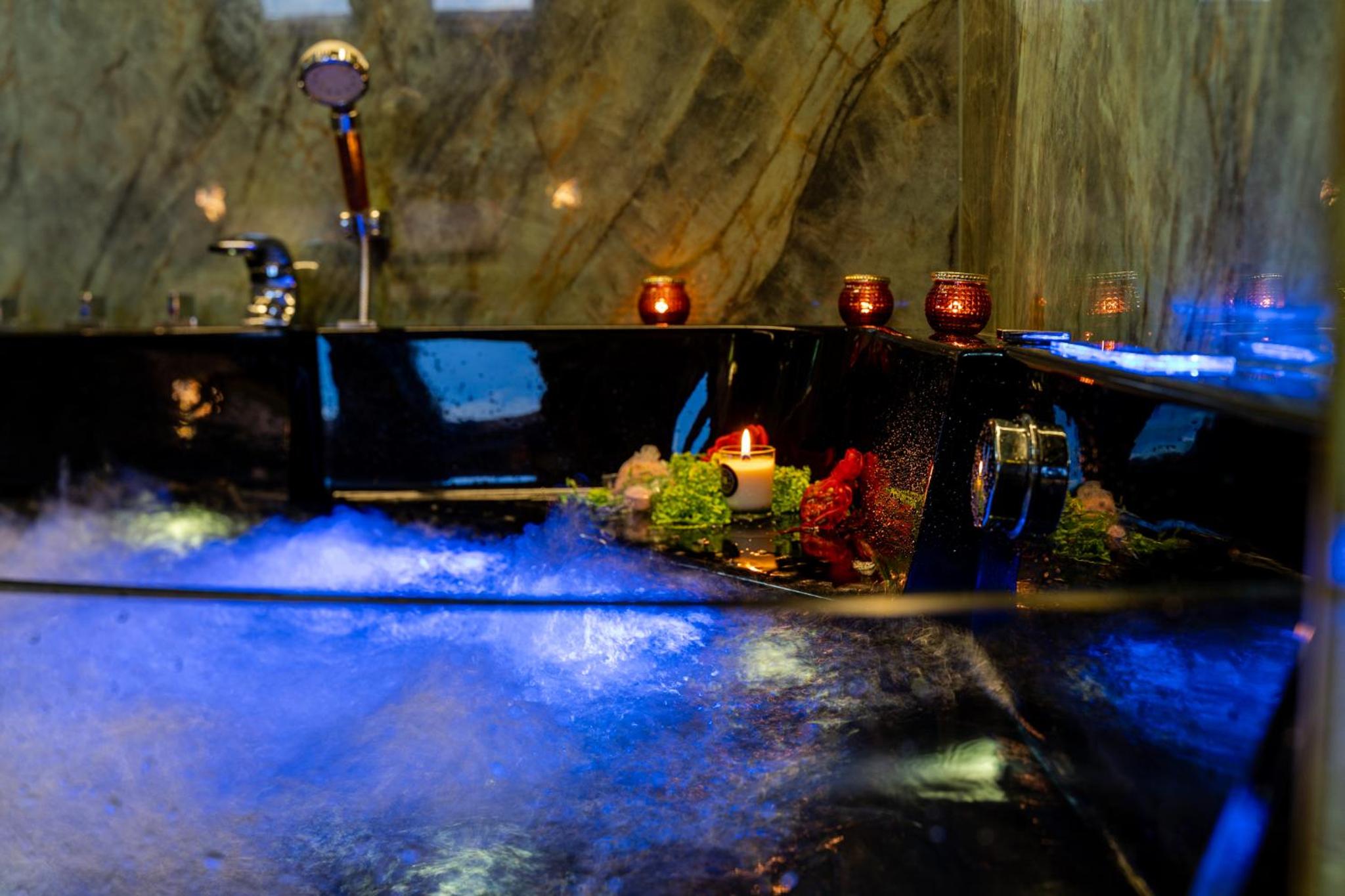 Jacuzzi