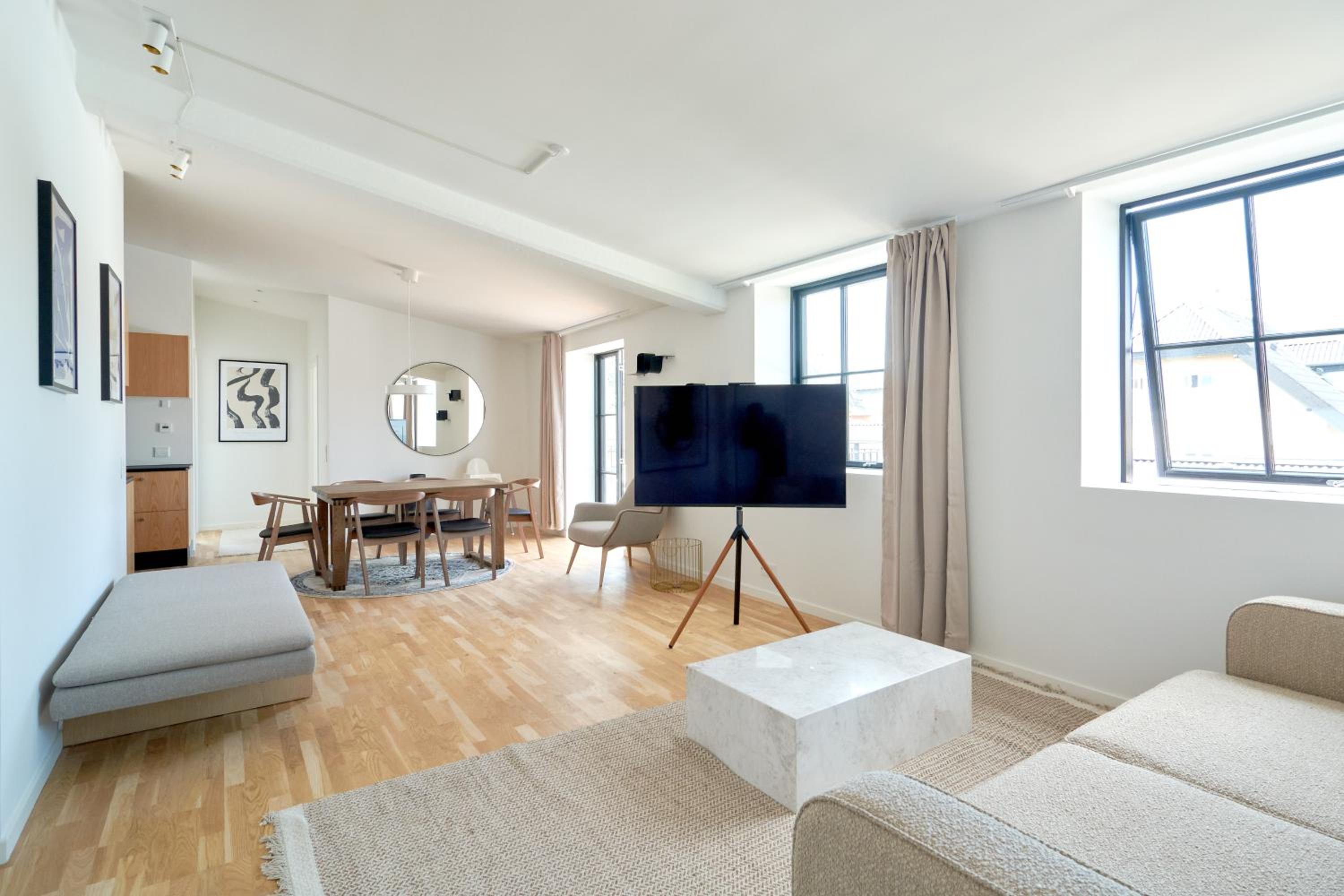 Cozy and Bright Apartments with Private Car Park