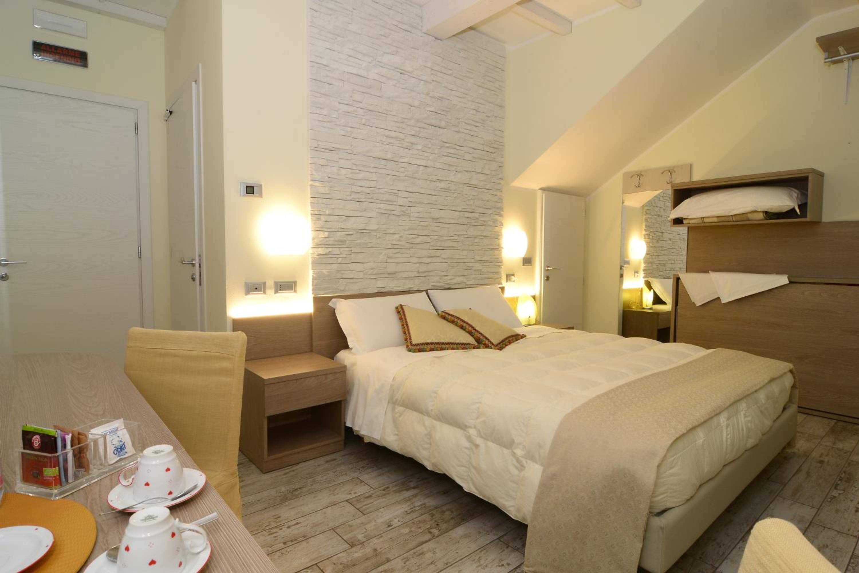 Pidkova en Modena — hotel room