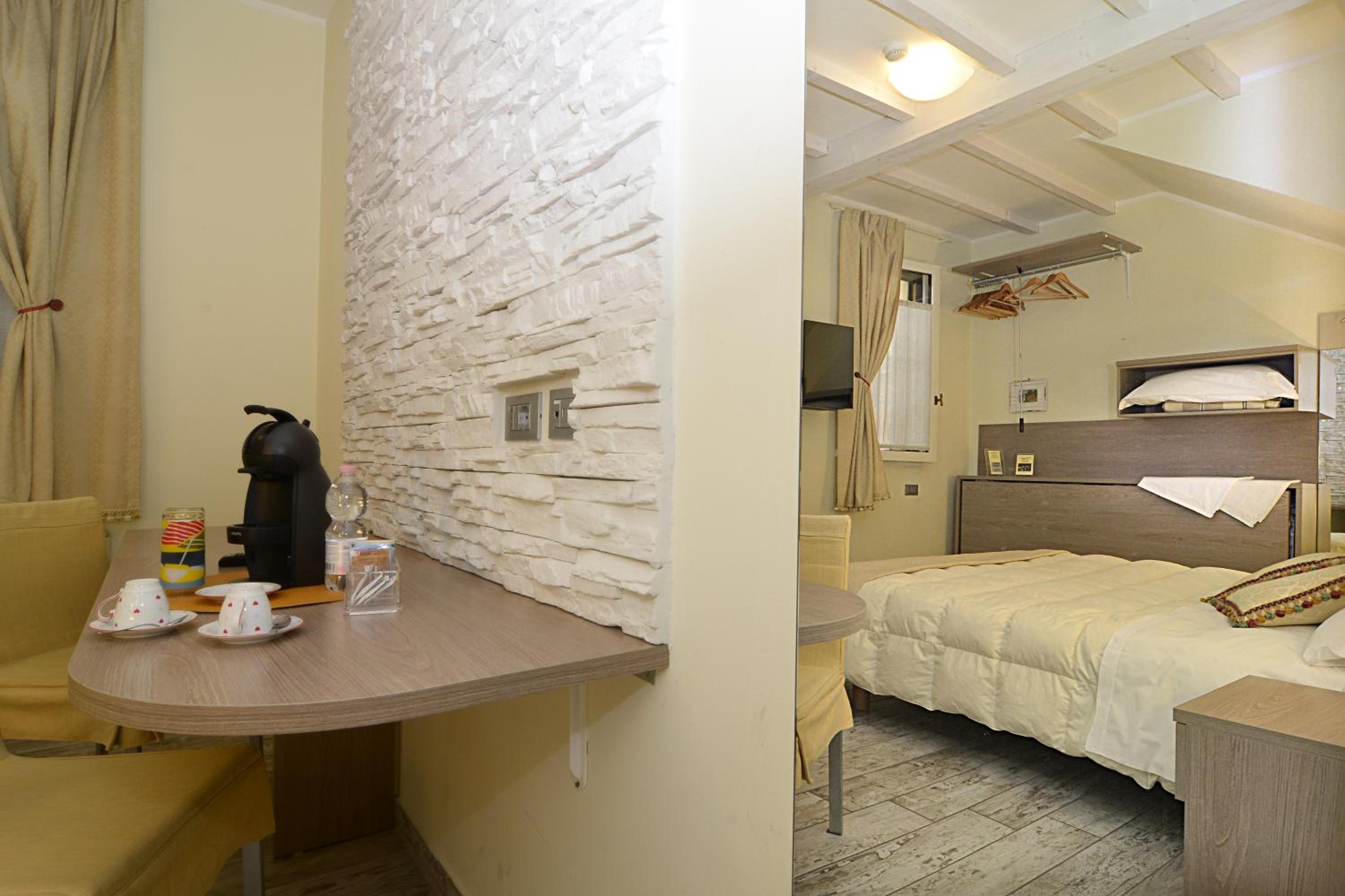 Pidkova en Modena — hotel room