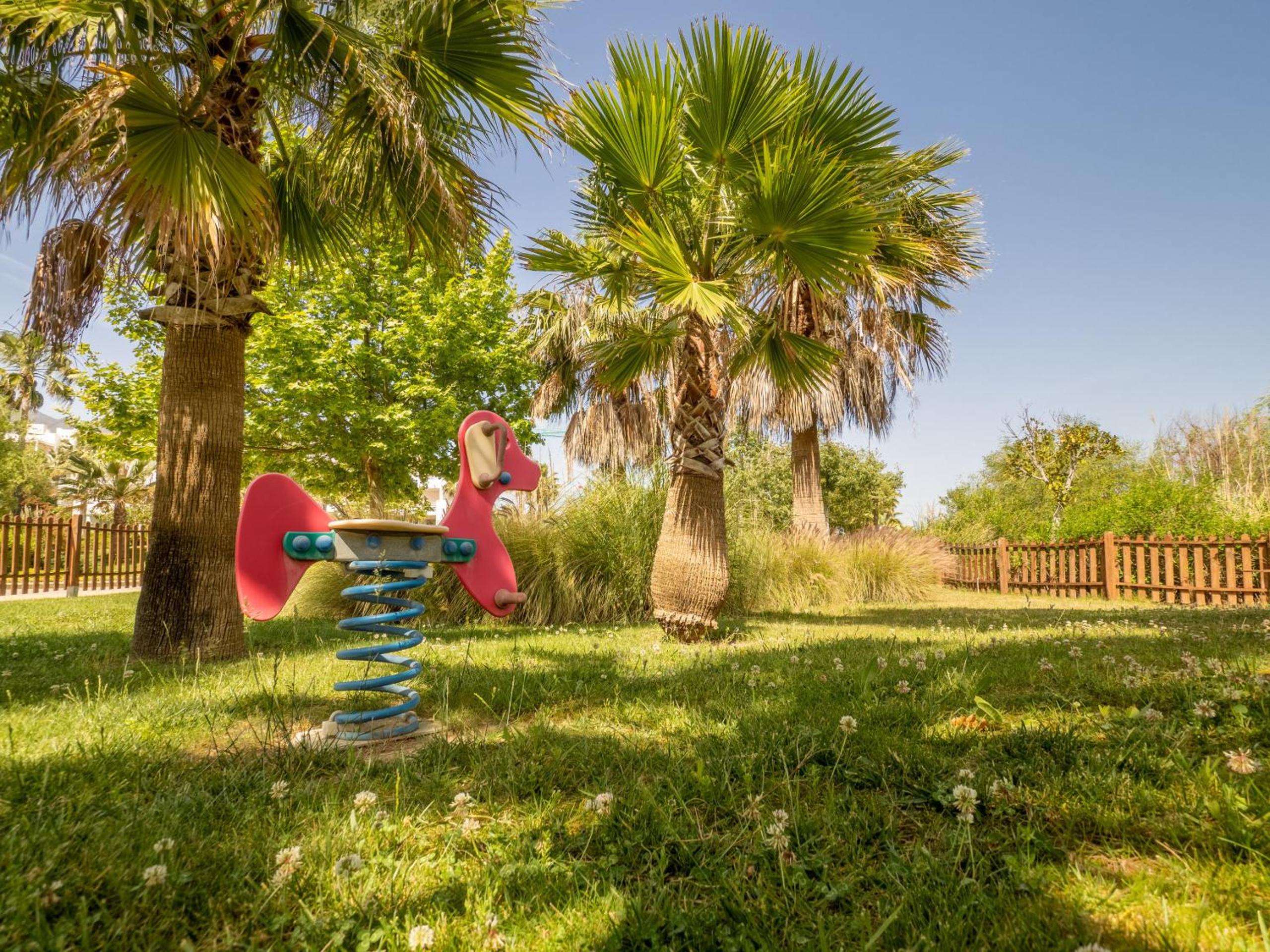 Alcazaba Lagoon 2425 Luxury private beach view 2