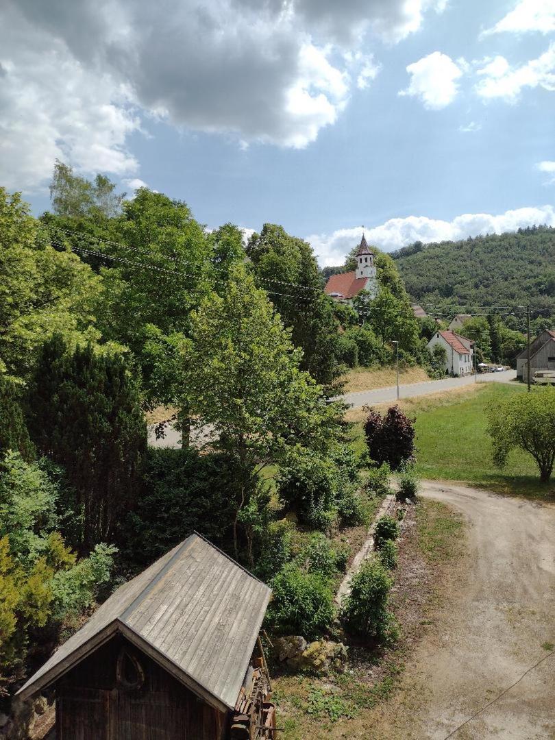 Burgenwelt im wilden Süden