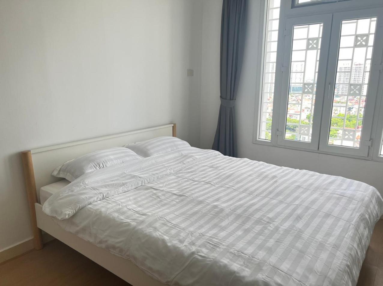 Spacious Duplex Penthouse with 3 Bedrooms in Tây Hồ