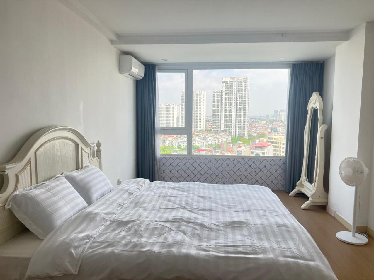 Spacious Duplex Penthouse with 3 Bedrooms in Tây Hồ