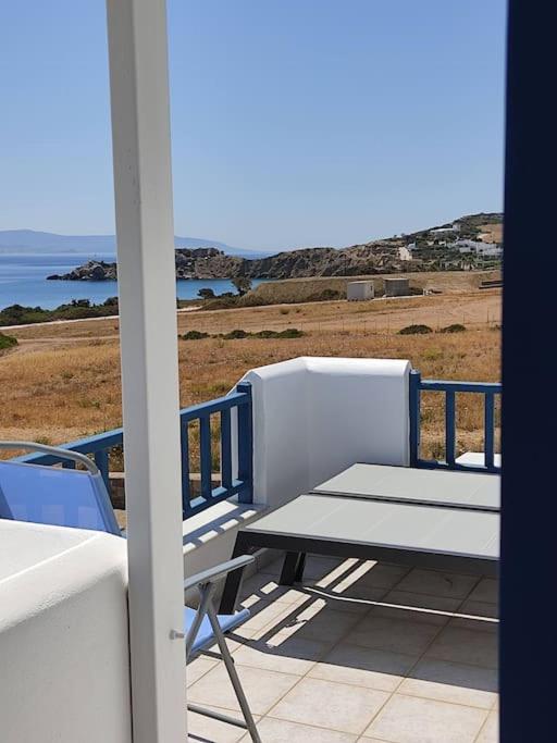 Peaceful getaway for 2 - amazing sea view/sunbeds! photo 4