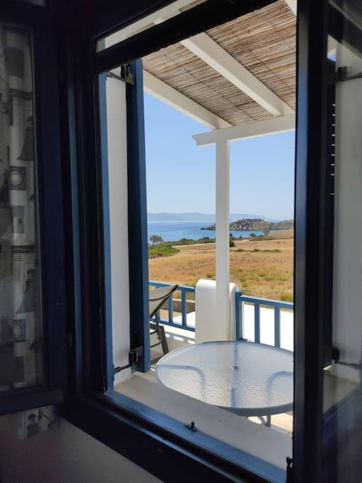 Peaceful getaway for 2 - amazing sea view/sunbeds! photo 5