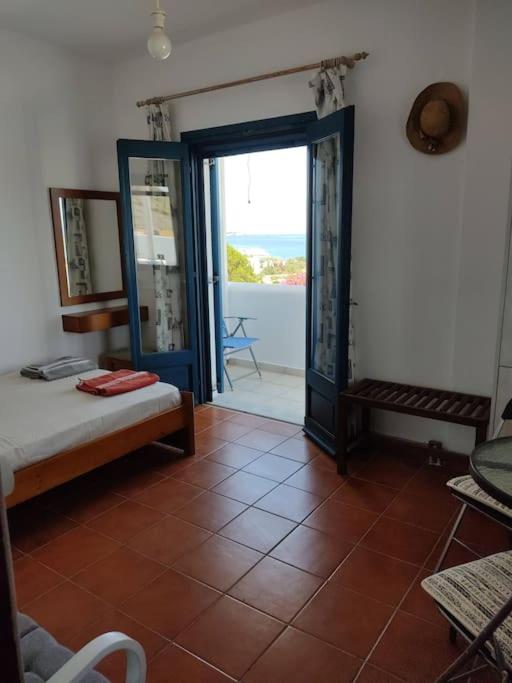 Peaceful getaway for 2 - amazing sea view/sunbeds! photo 2