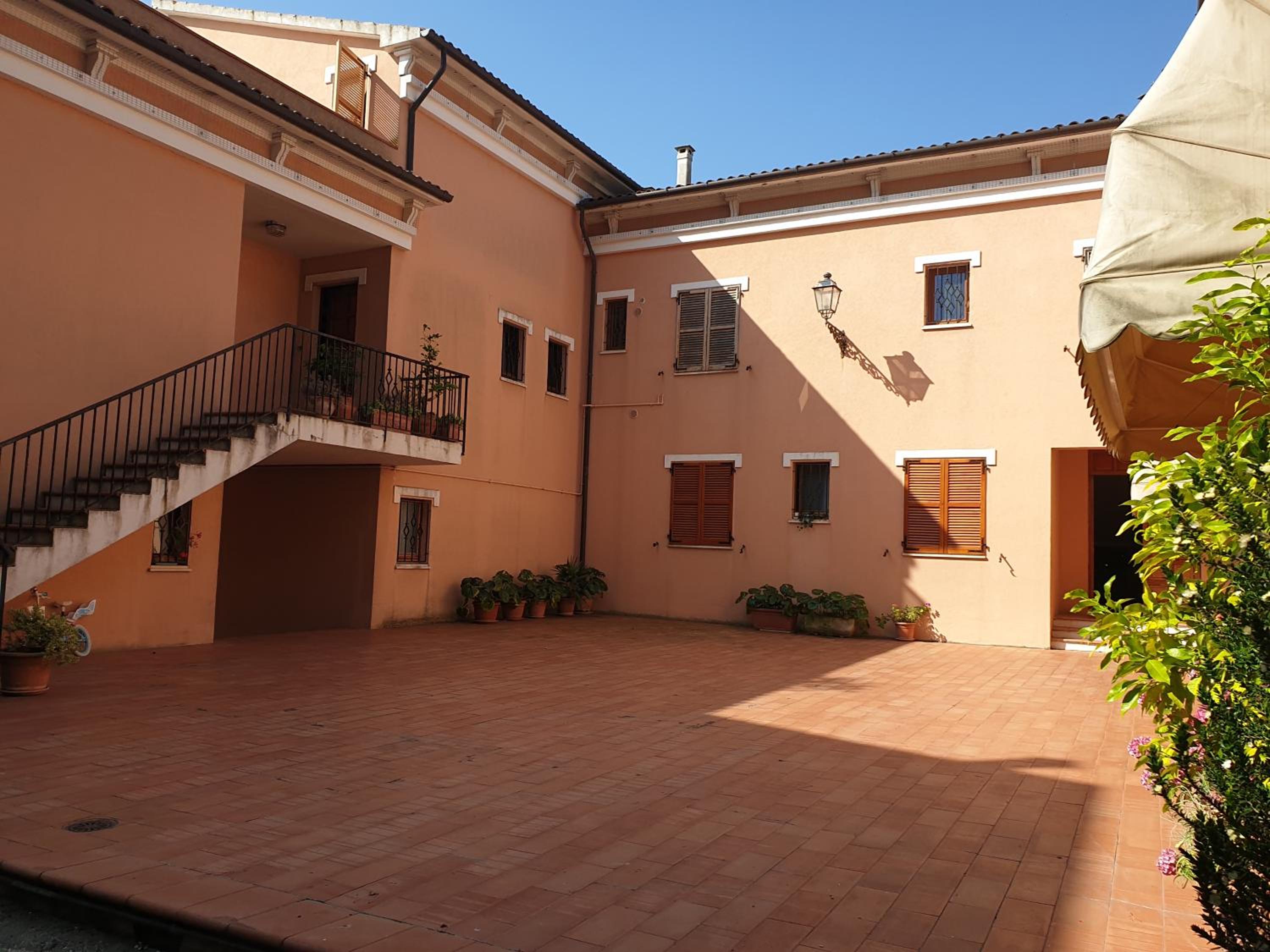 Ai tre tigli con giardino privato view 5