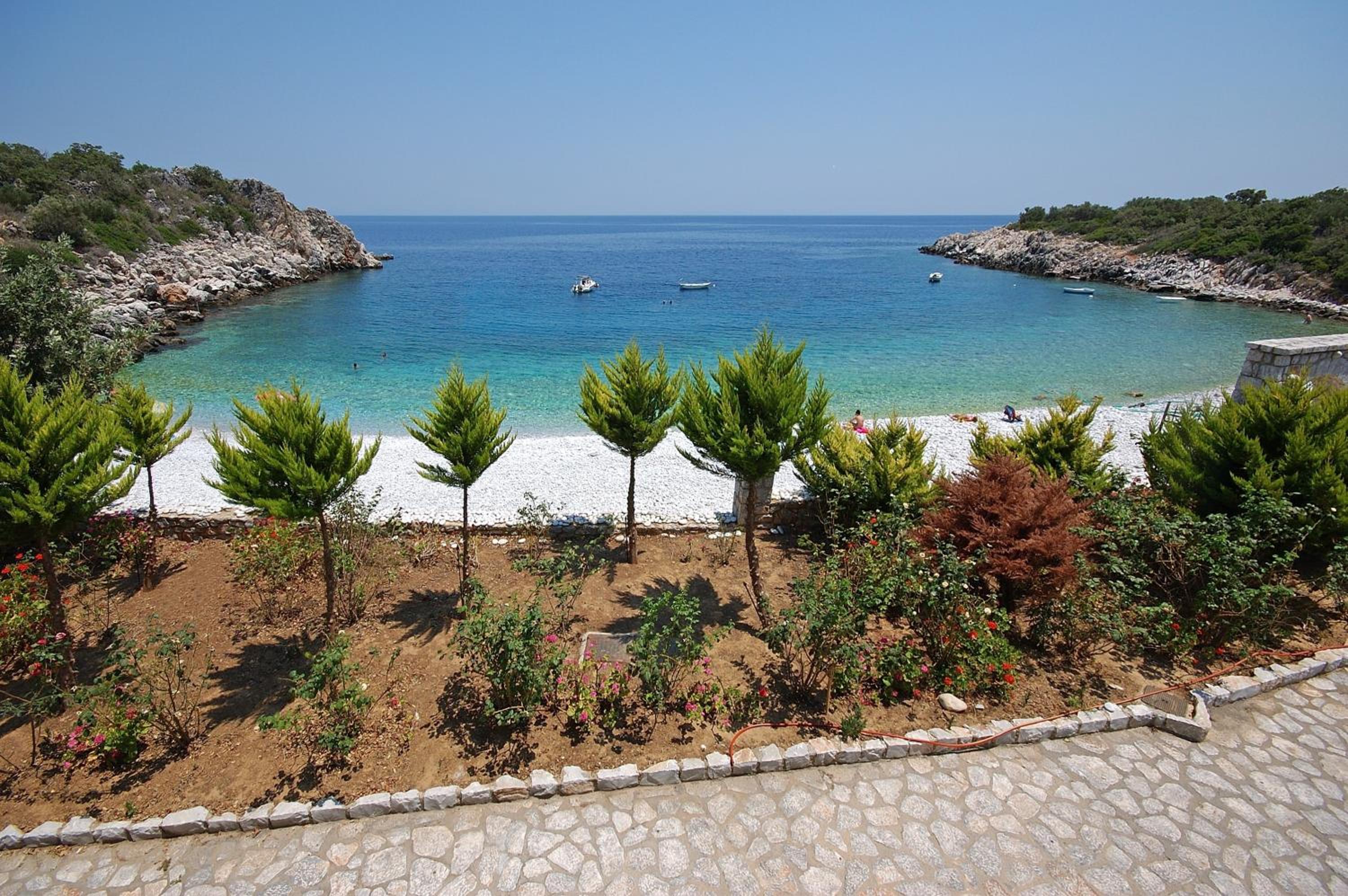 Lalloudes Seaside Suites Sea and Pool View