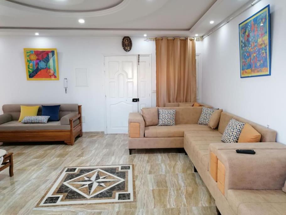 Entire villa two floors sea view-Chatt Mariem