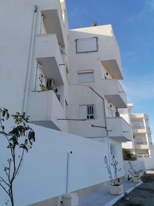 Entire villa two floors sea view-Chatt Mariem