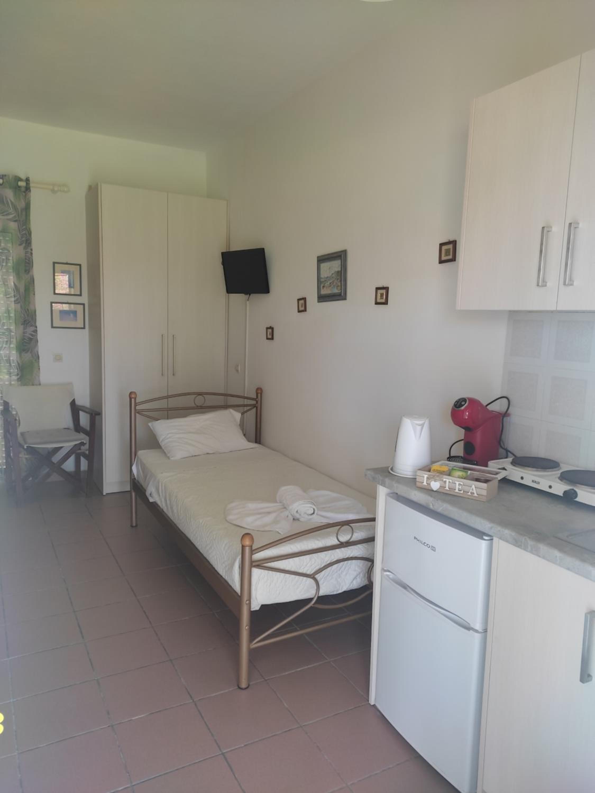 HELEN STUDIOS photo 3