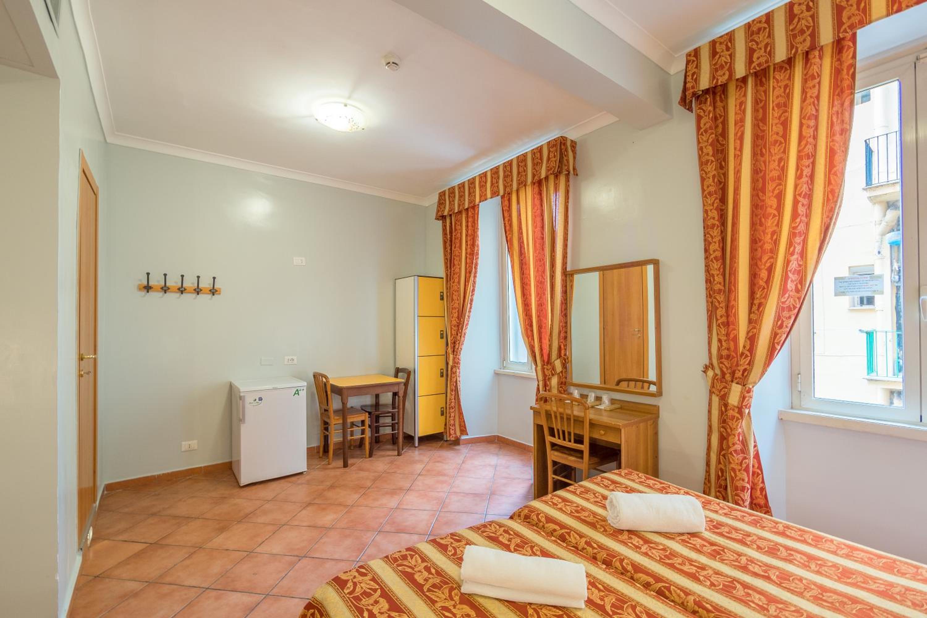 Alessandro Palace & Bar