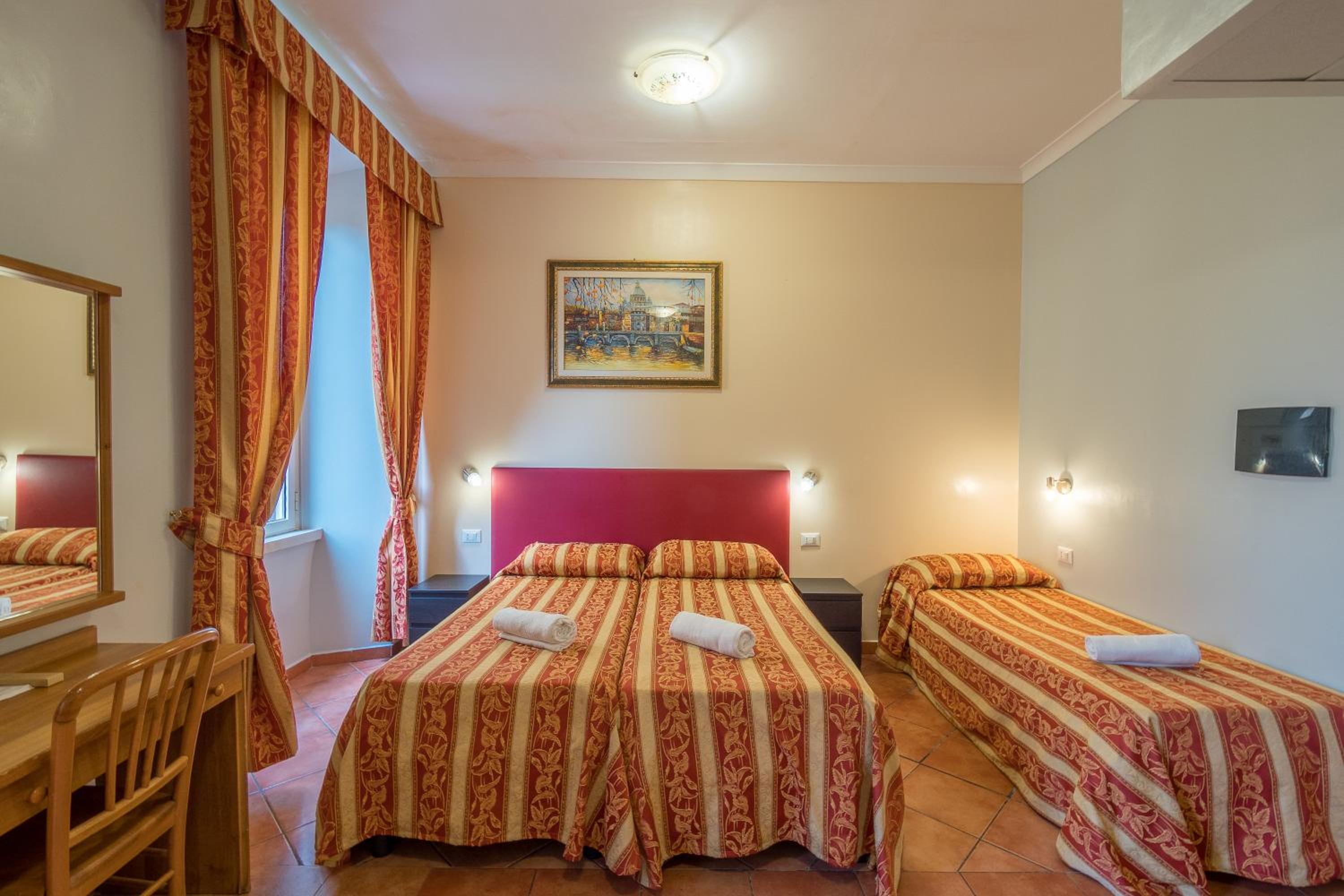 Alessandro Palace & Bar