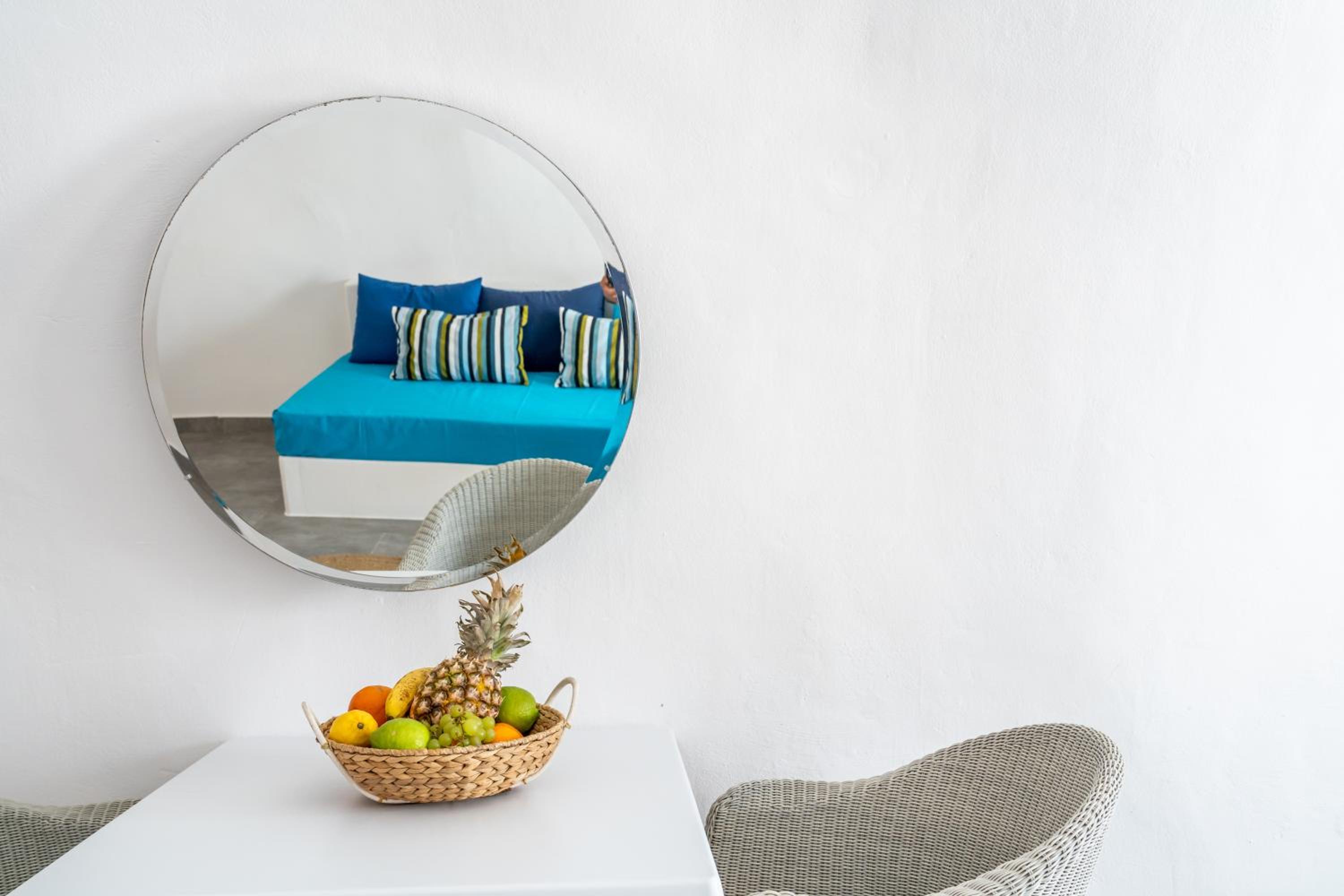 Oia Vacations - Vogue Suites - Property Image 12
