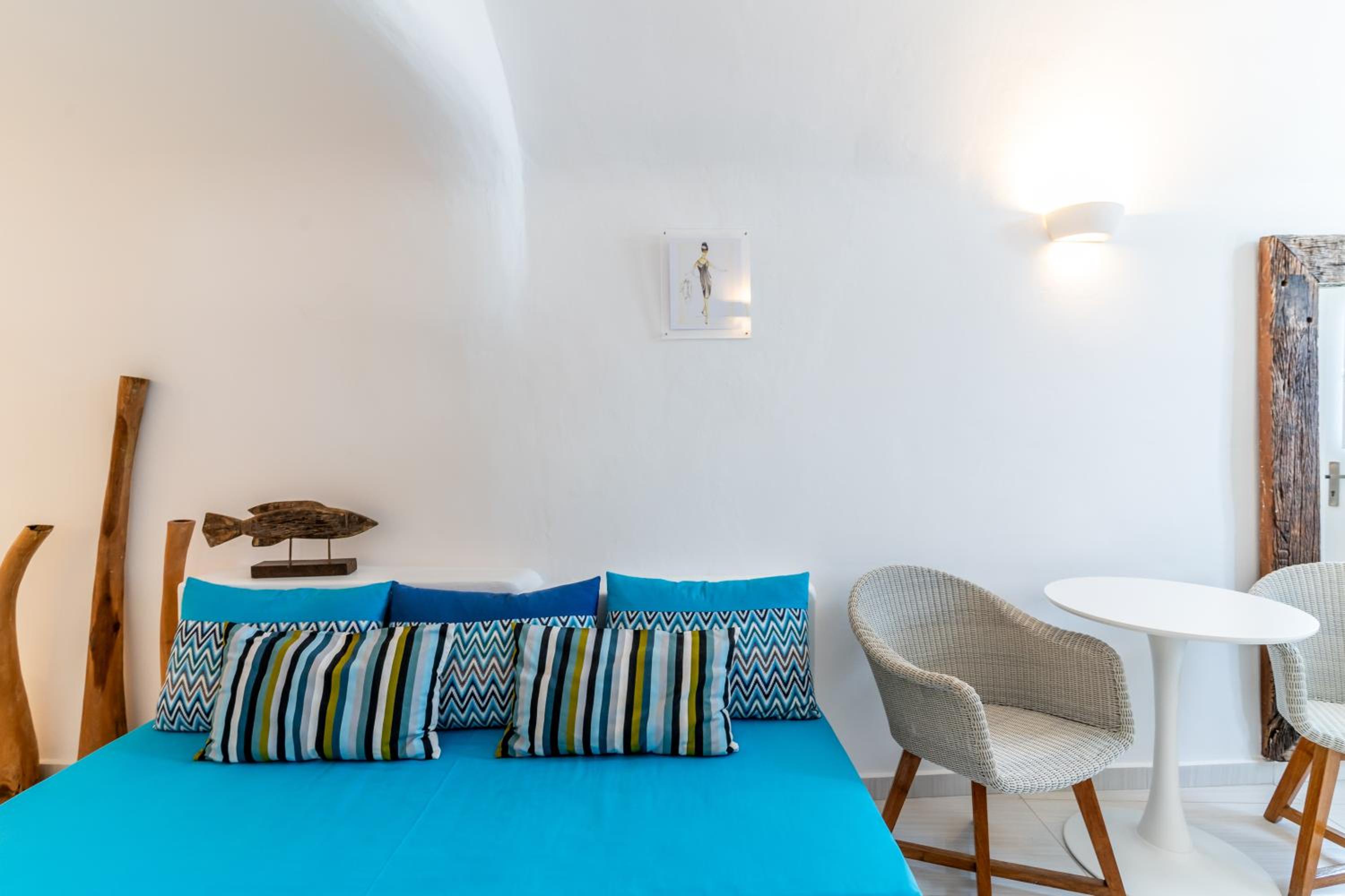 Oia Vacations - Vogue Suites - Property Image 8