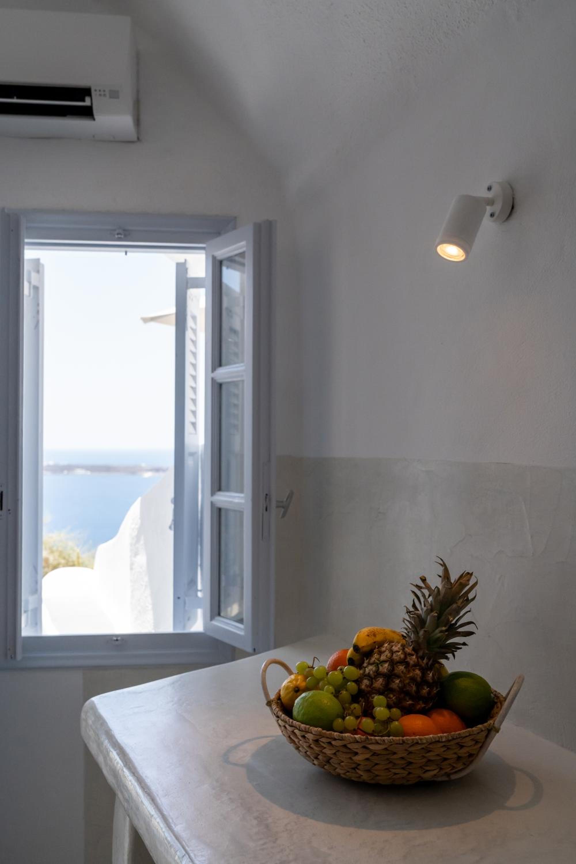 Oia Vacations - Vogue Suites - Property Image 3