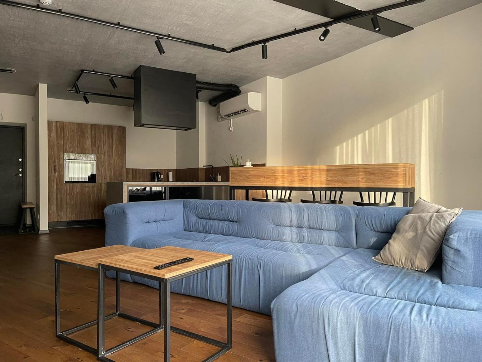 Carlo Apartments