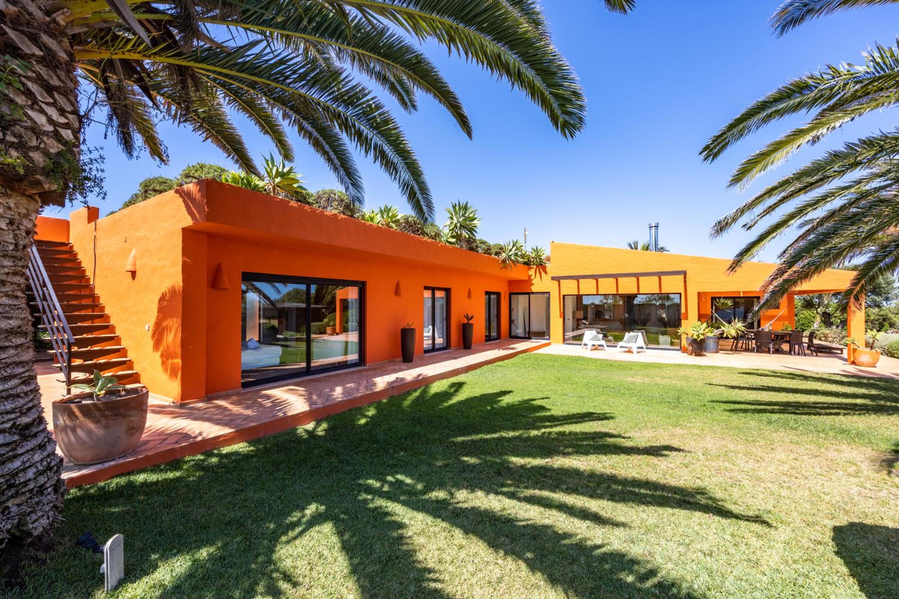 Unique Villa -1 km to Beach, private Natural pool, Tennis Court & Jumping Mat view 2