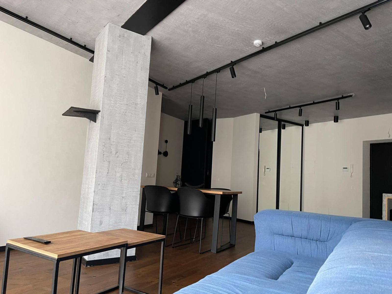 Carlo Apartments