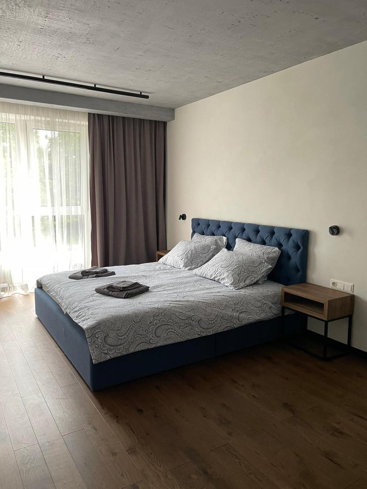 Carlo Apartments