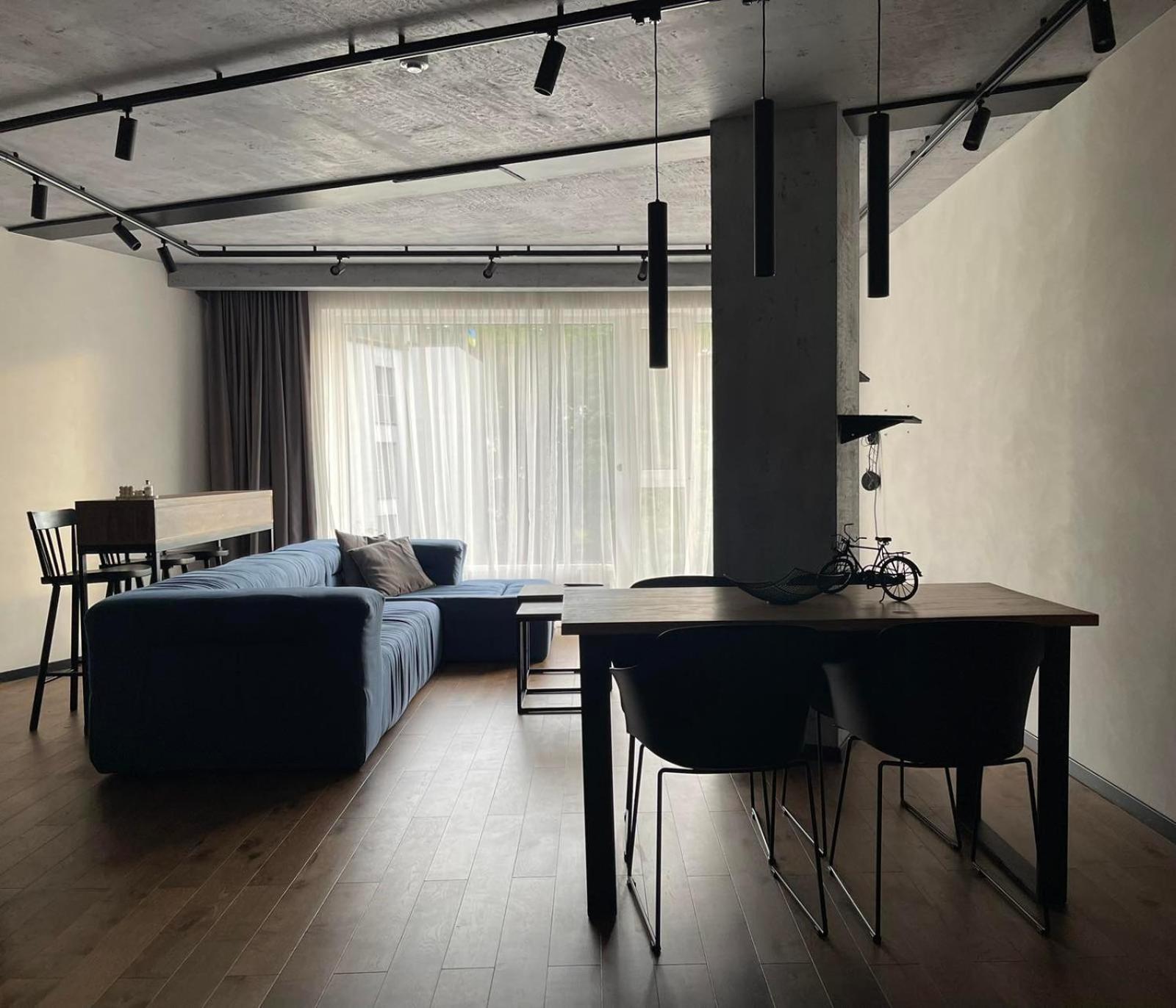 Carlo Apartments