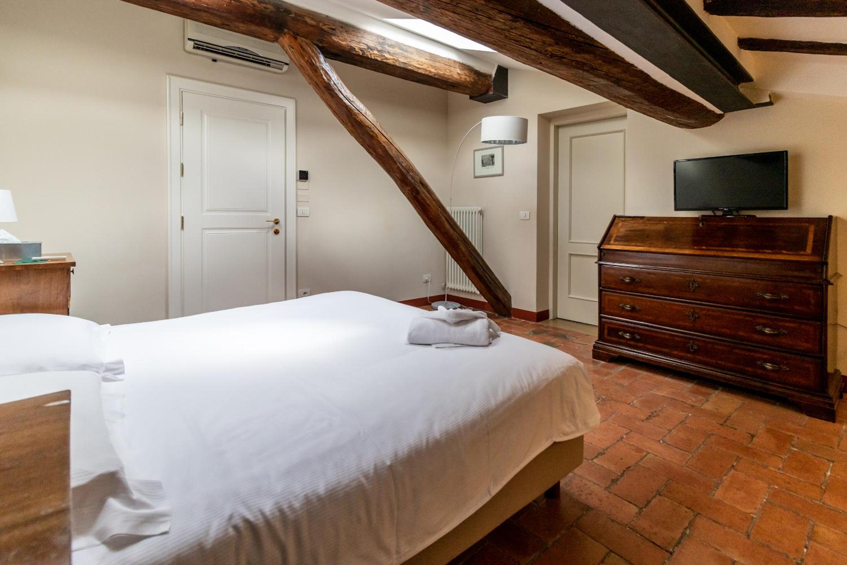 Casa Isolani Guest House Santo Stefano