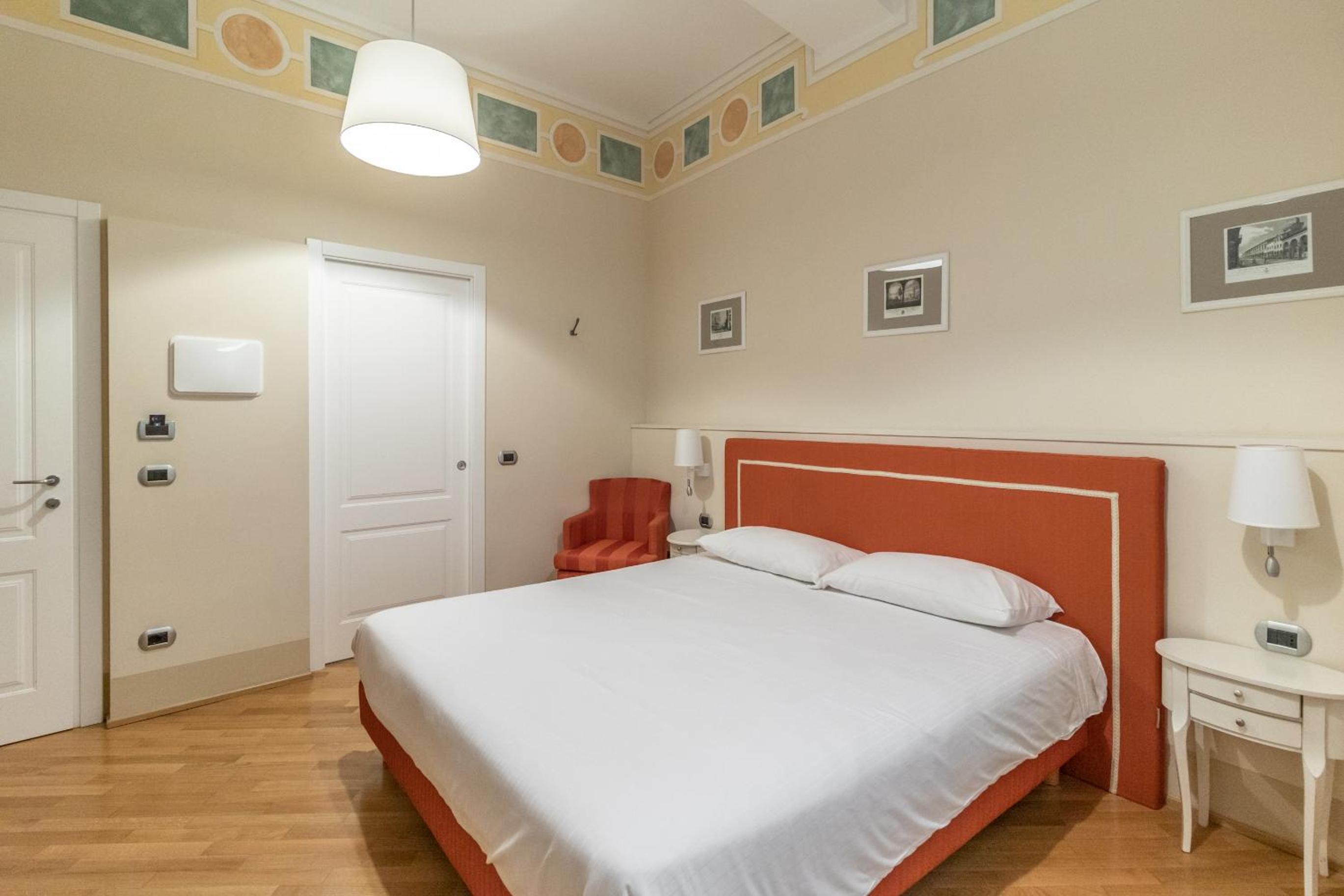 Casa Isolani Guest House Piazza Maggiore 1