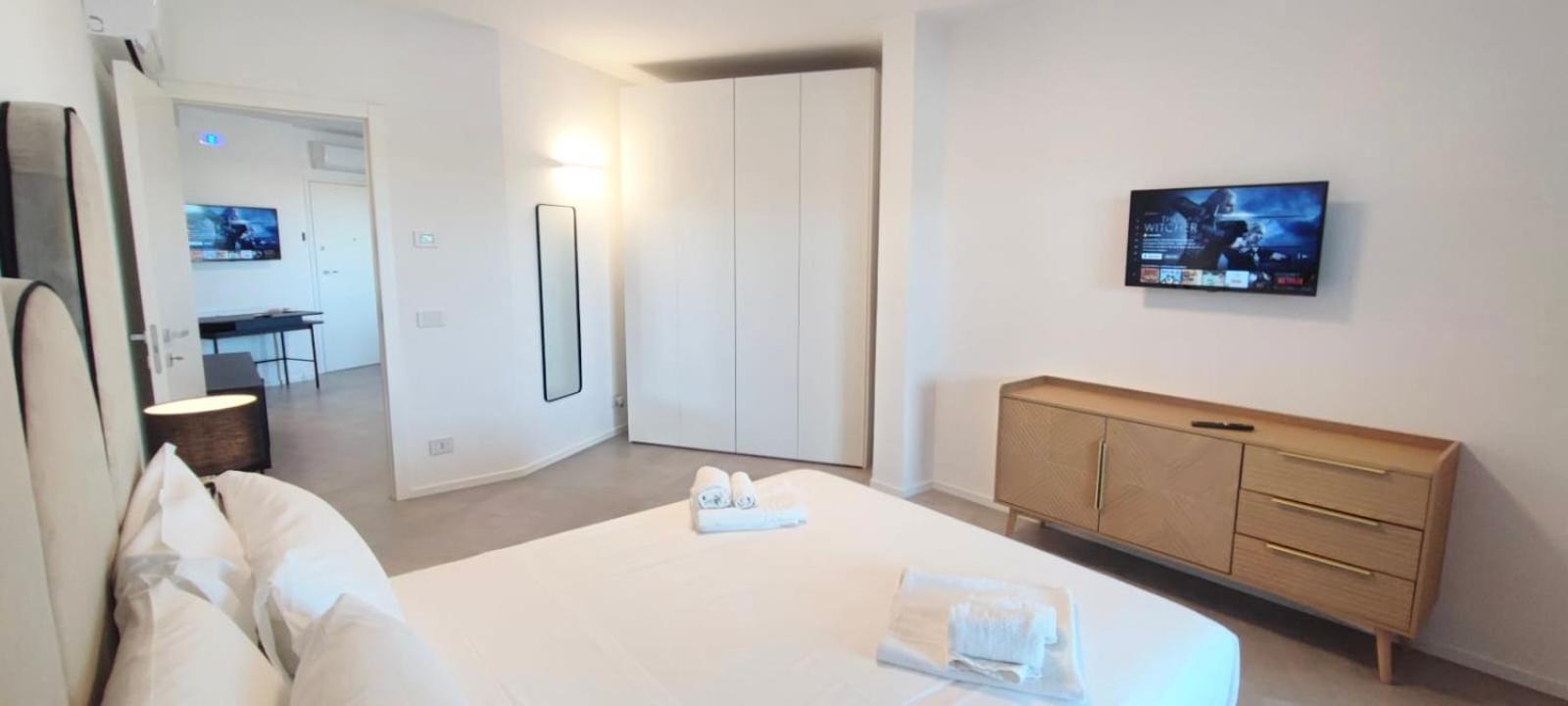 Marisabella Suite Spa 5 view 3