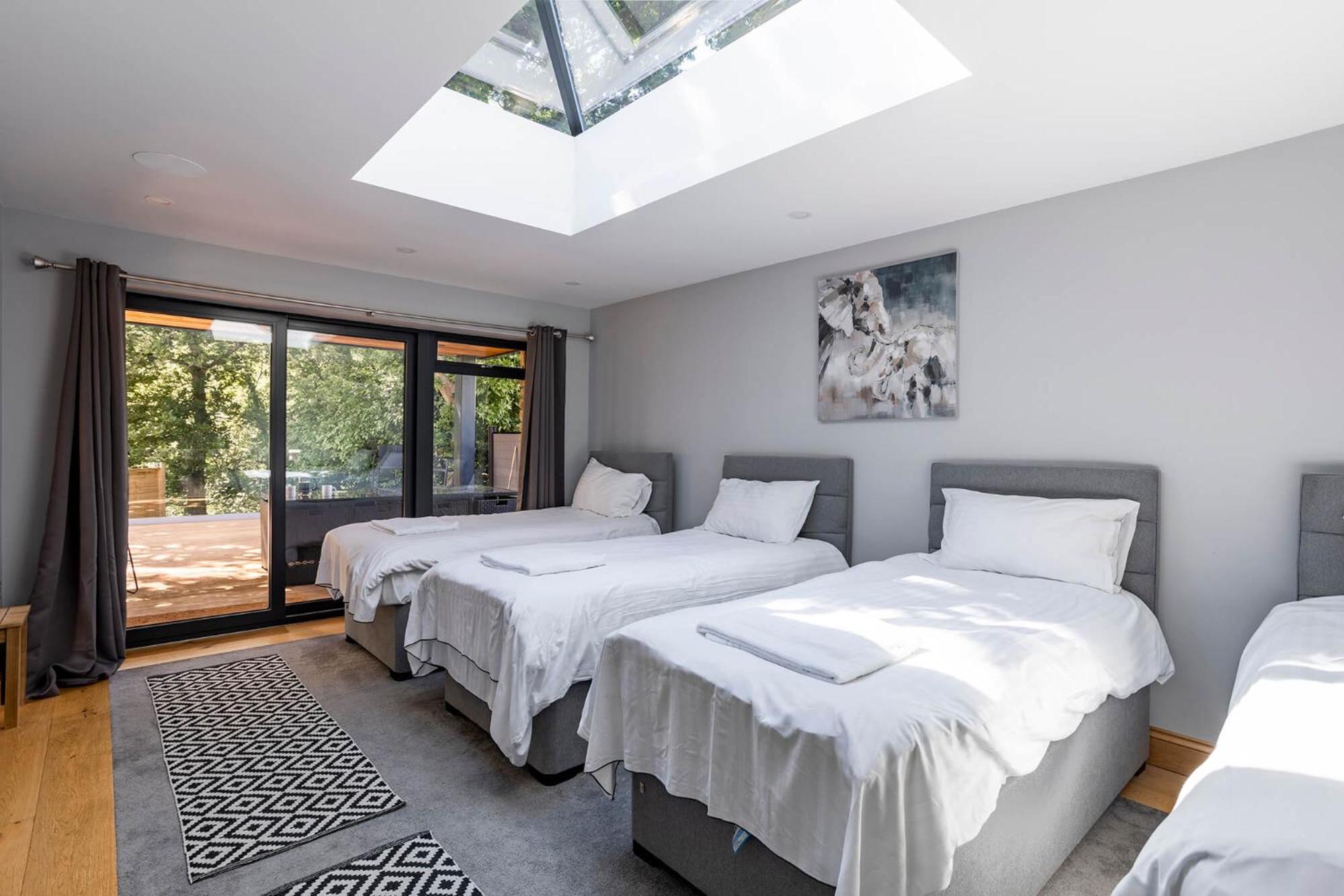 Kingsley Lake View & Paddocks - A group retreat with hot tub, sports bars & spectacular lake views in the Mendip Hills AONB view 3