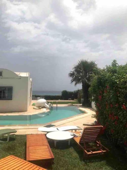 Belle maison en face de la mer view 4