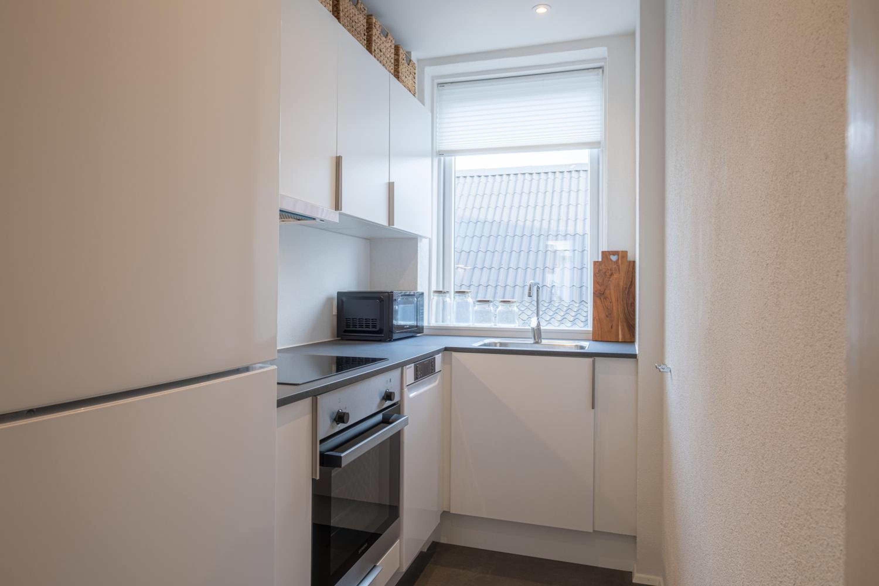 Apartment Sleeps 2 with Free Parking