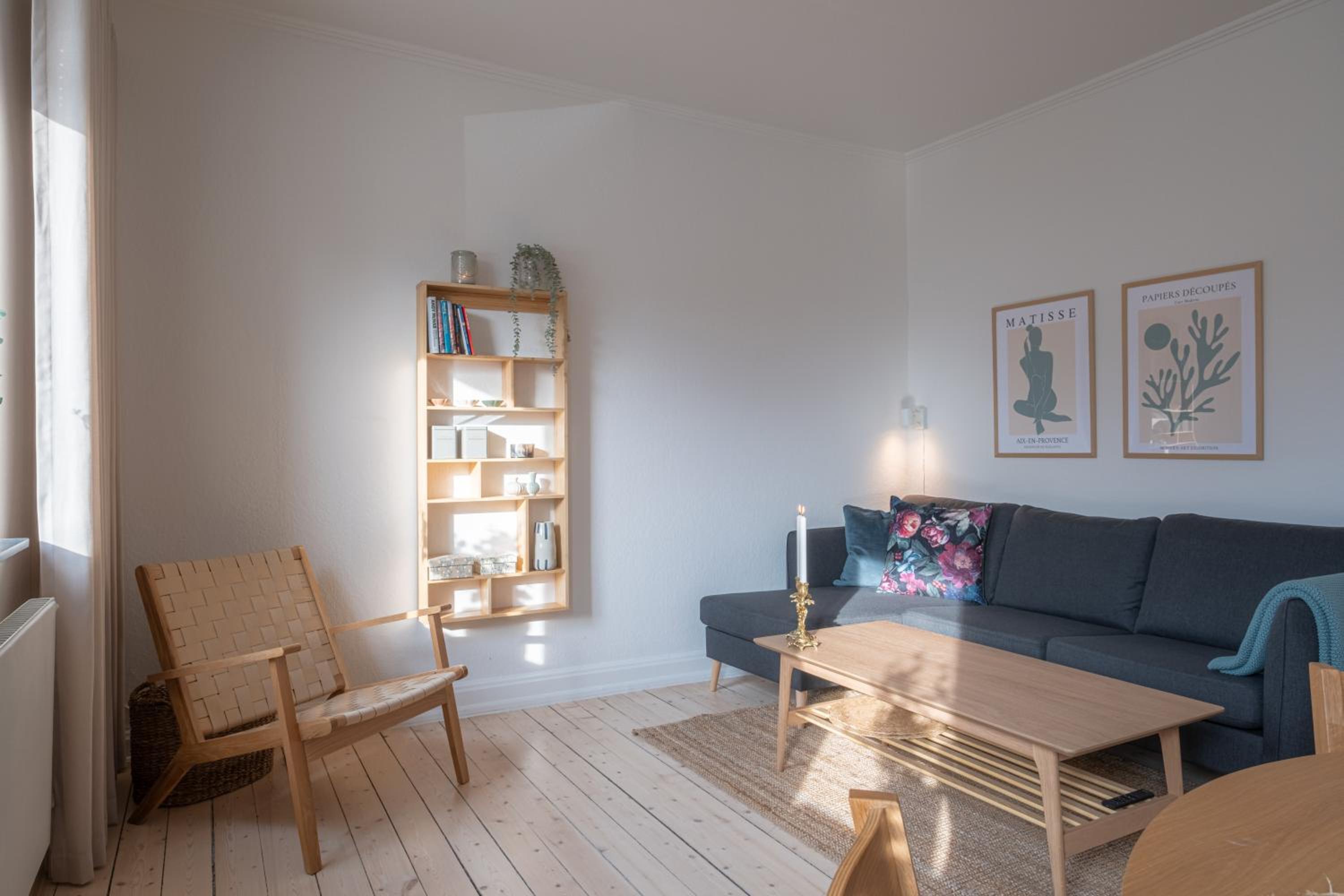 Apartment Sleeps 2 with Free Parking