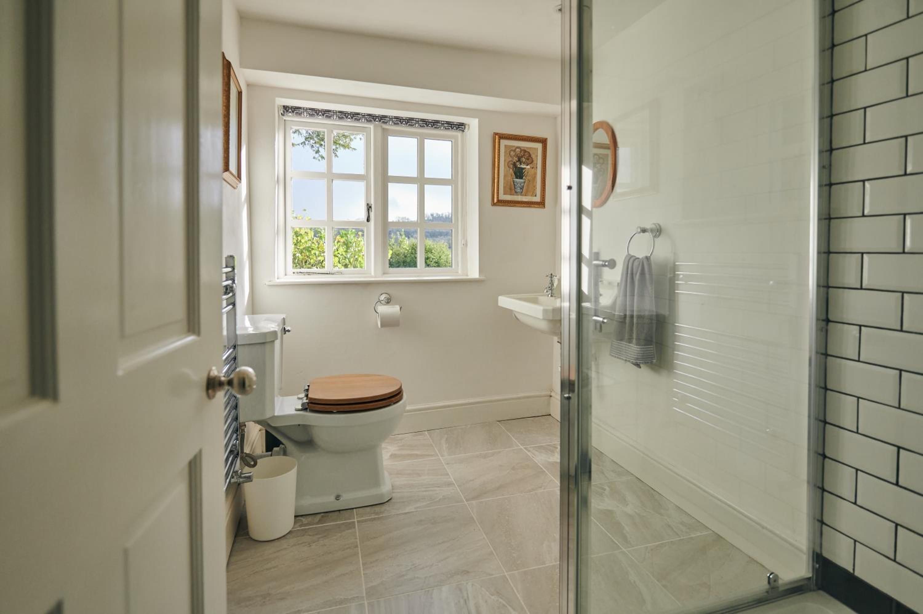 Fernhill House- Beautiful period property with 5 bedrooms and lovely views view 5