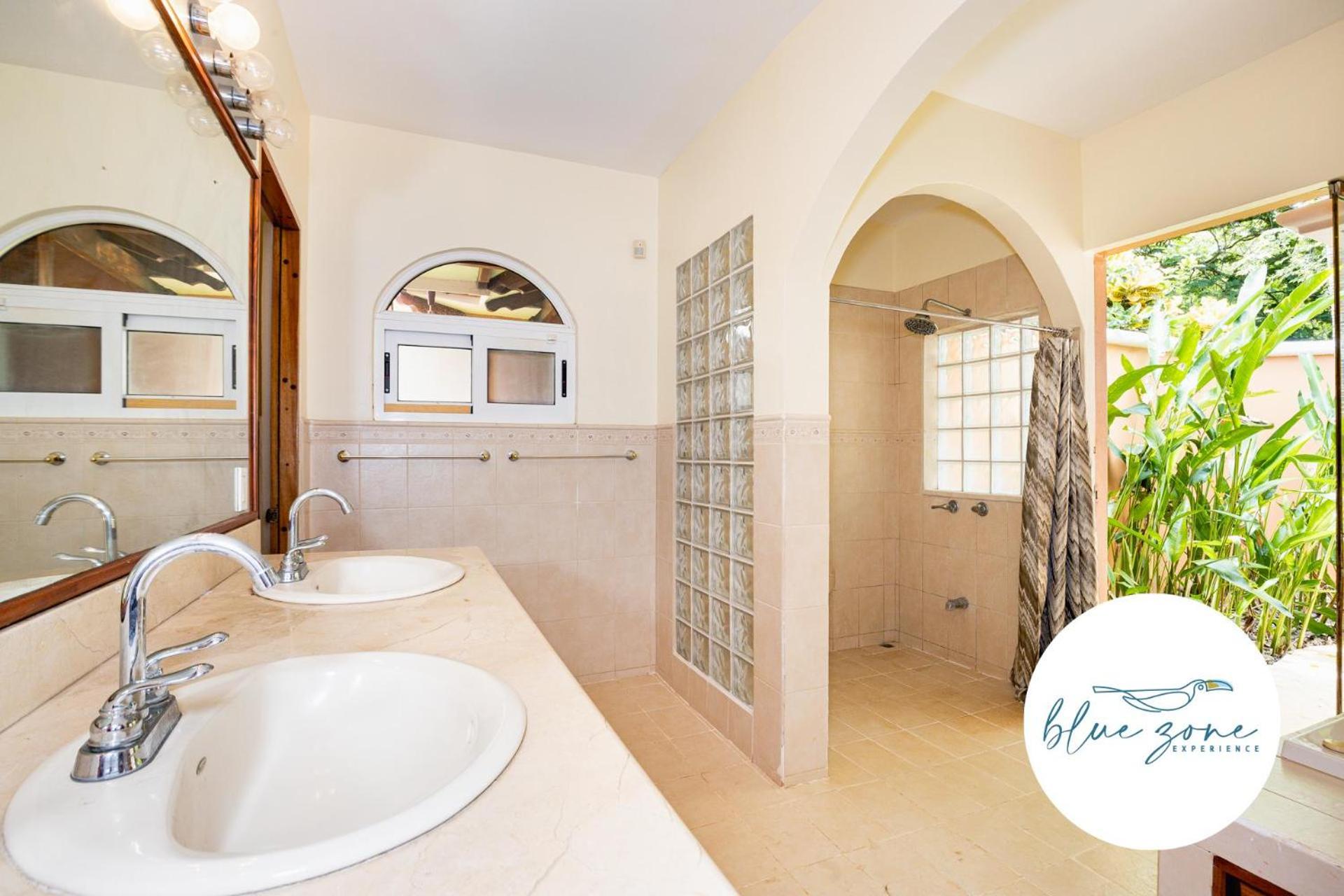 Casa Tropical, Spacious 3 Bedroom Home