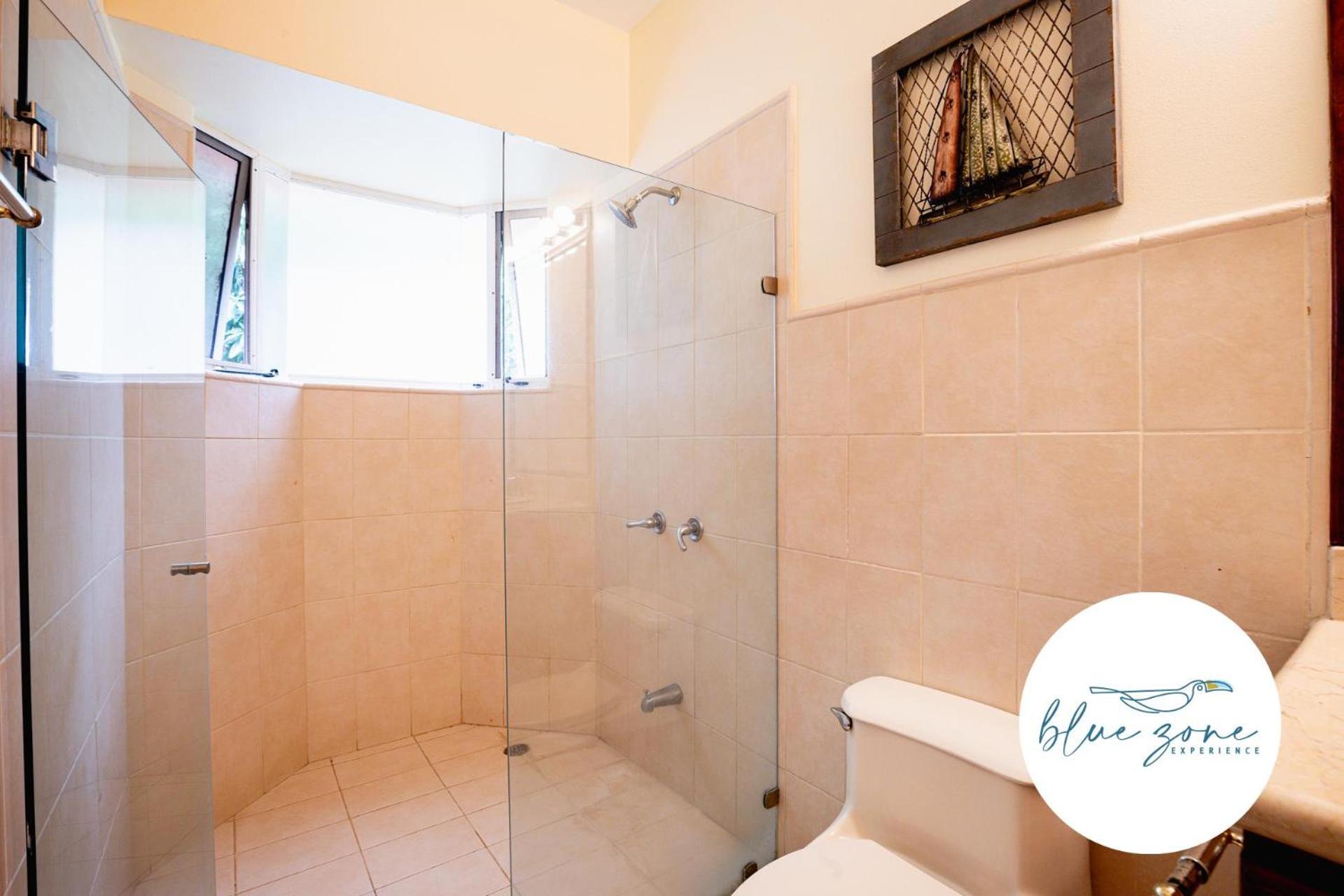 Casa Tropical, Spacious 3 Bedroom Home
