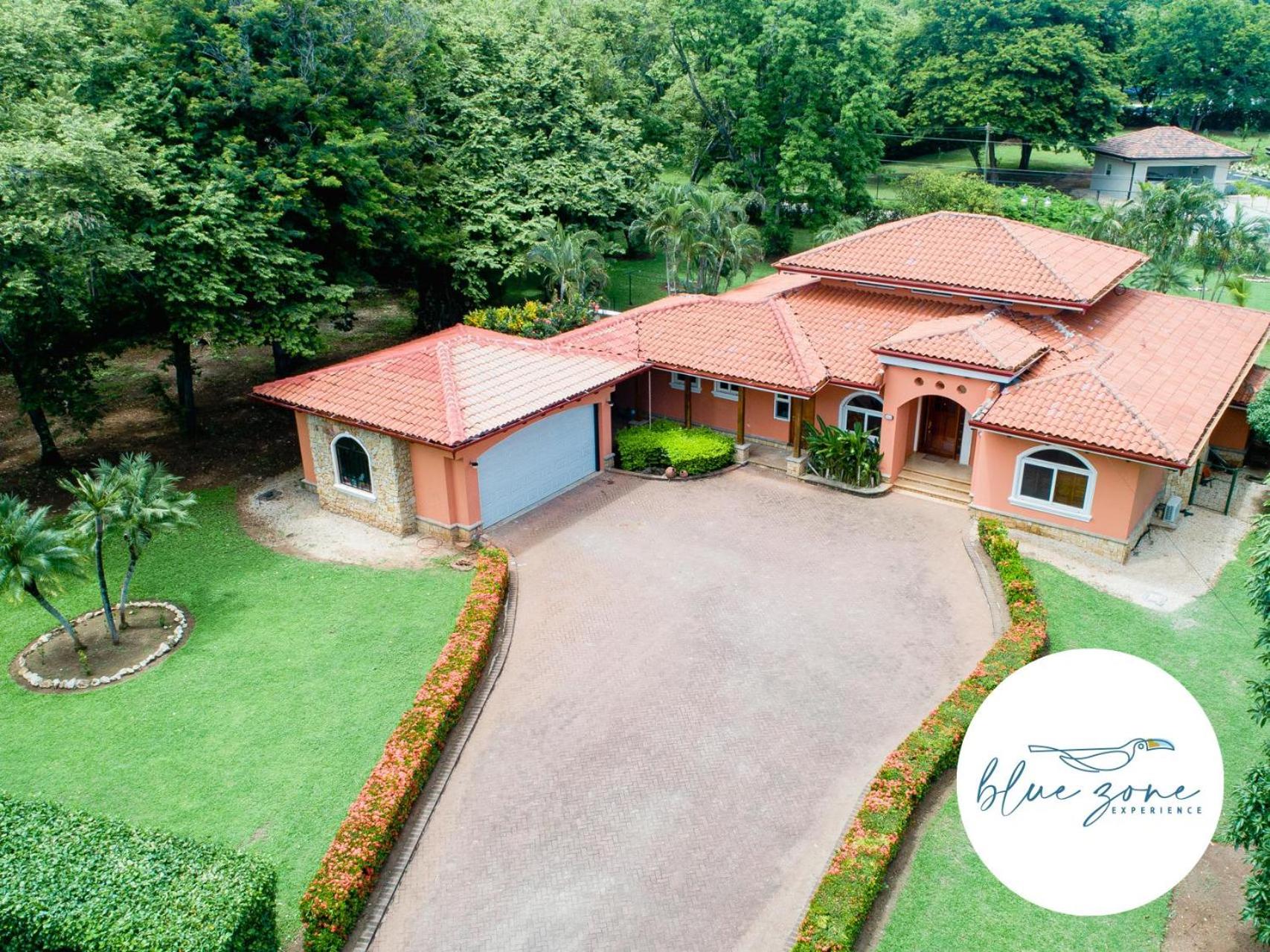 Casa Tropical, Spacious 3 Bedroom Home