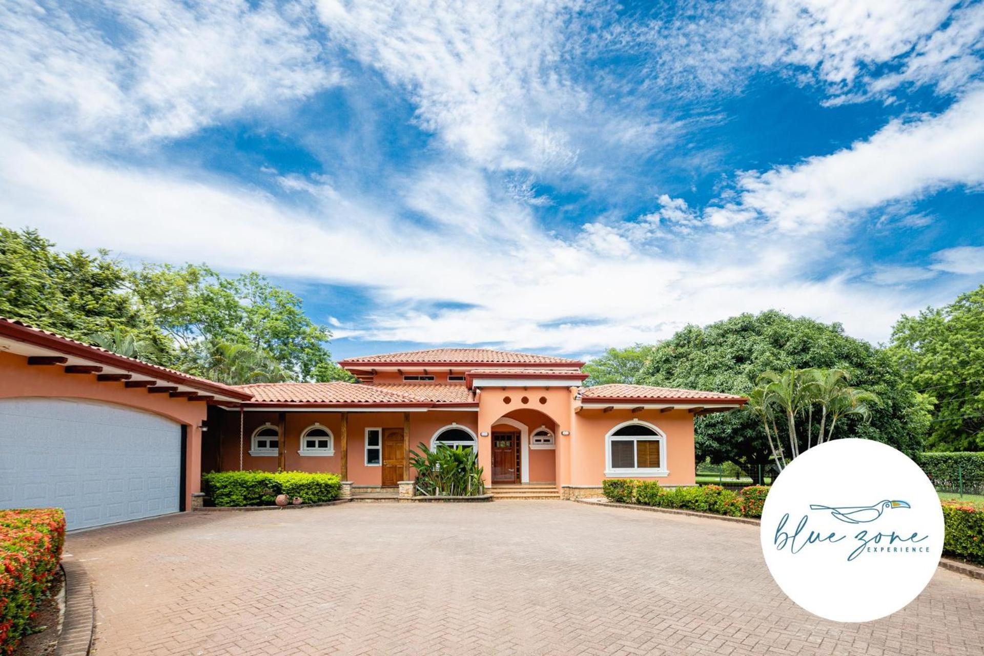 Casa Tropical, Spacious 3 Bedroom Home