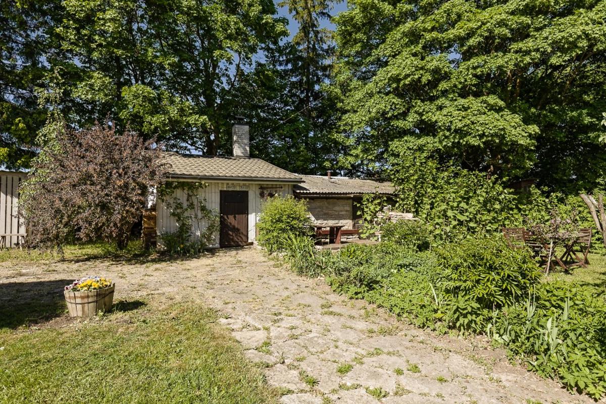 SUMMERHOUSe