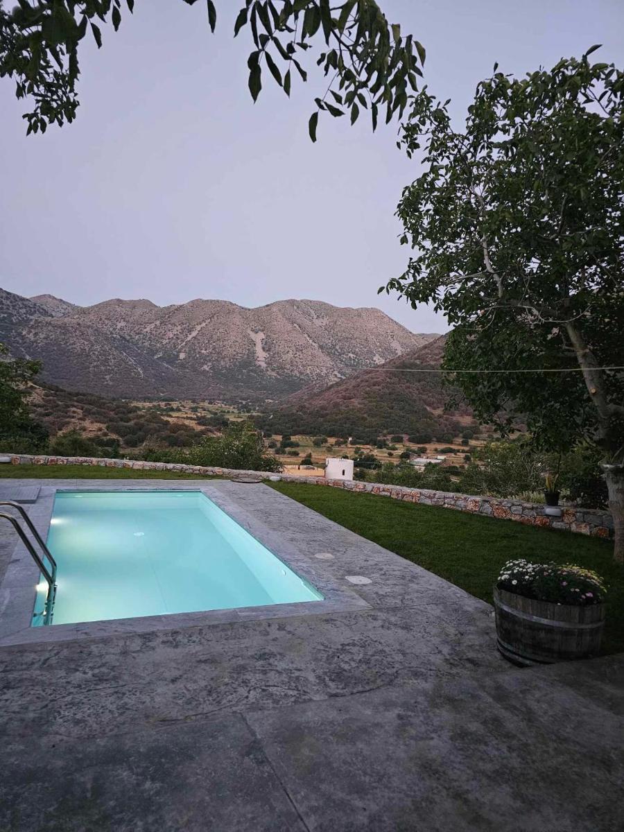 Patriko-Cozy Villa on the Foot of the Mountains photo 3