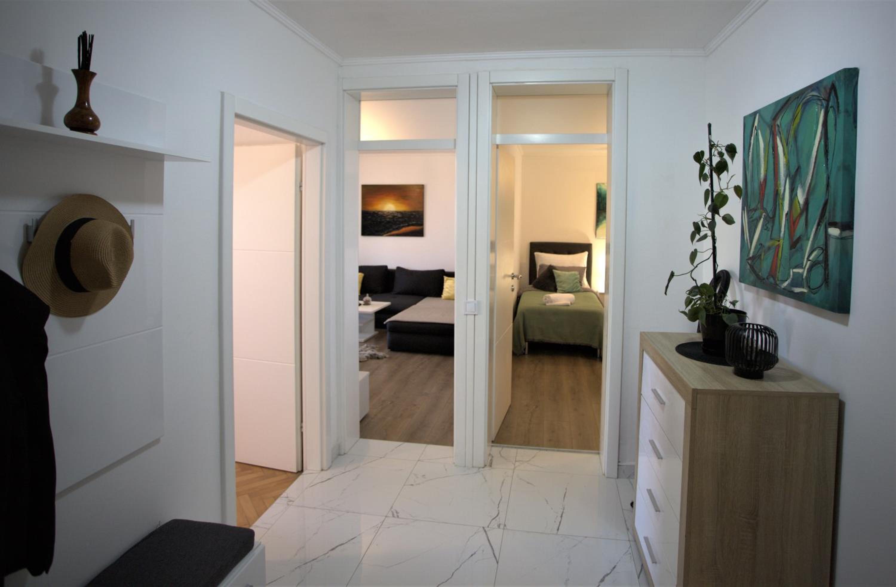 Tole Apartment