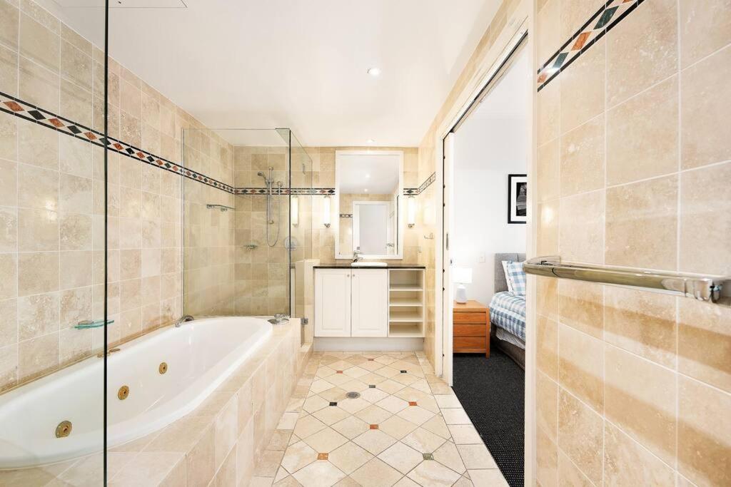 Noosa Beachside Apartment