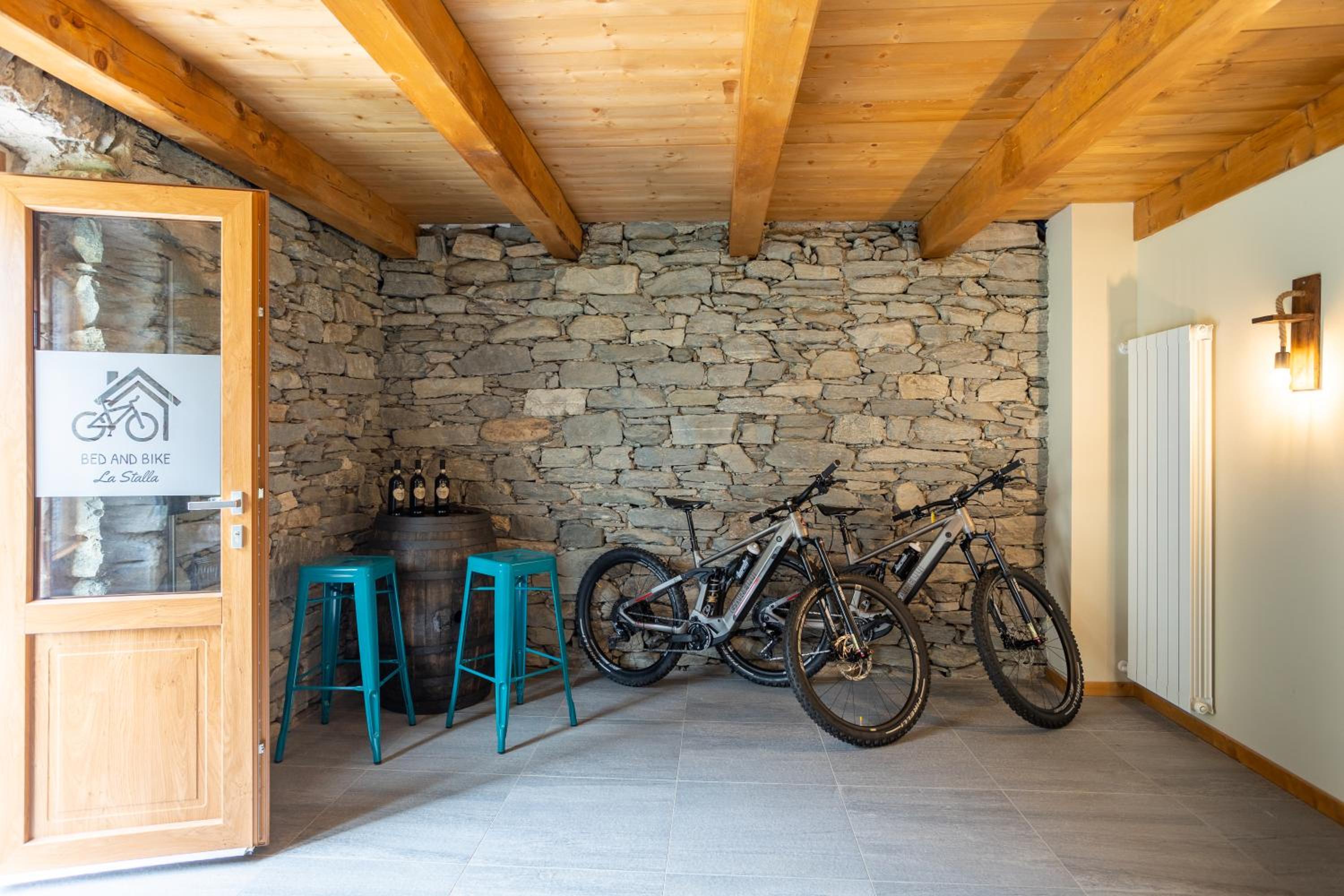 Bed & Bike La Stalla view 3
