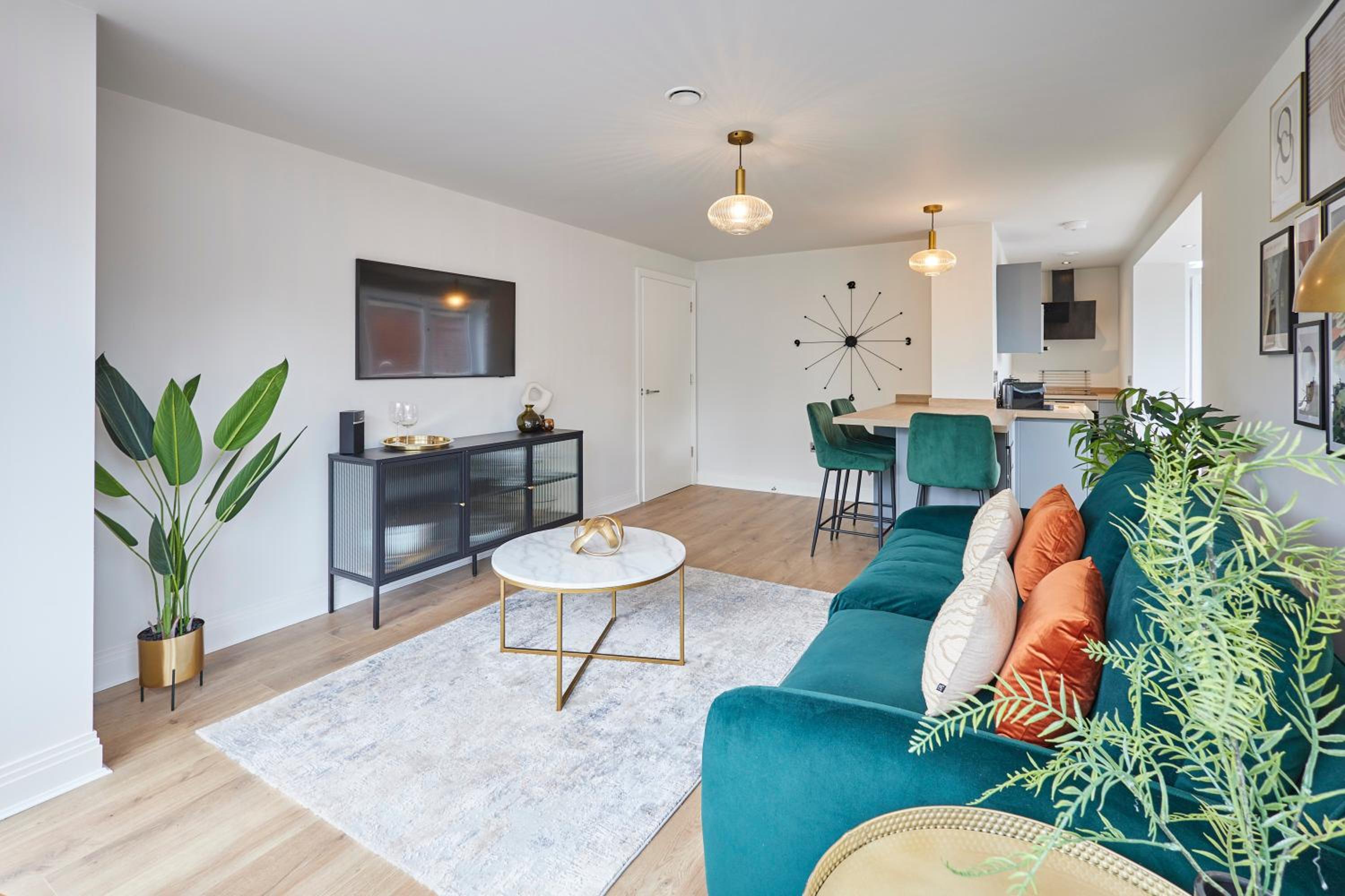 Host & Stay - Scarborough View Luxury Apartment view 4
