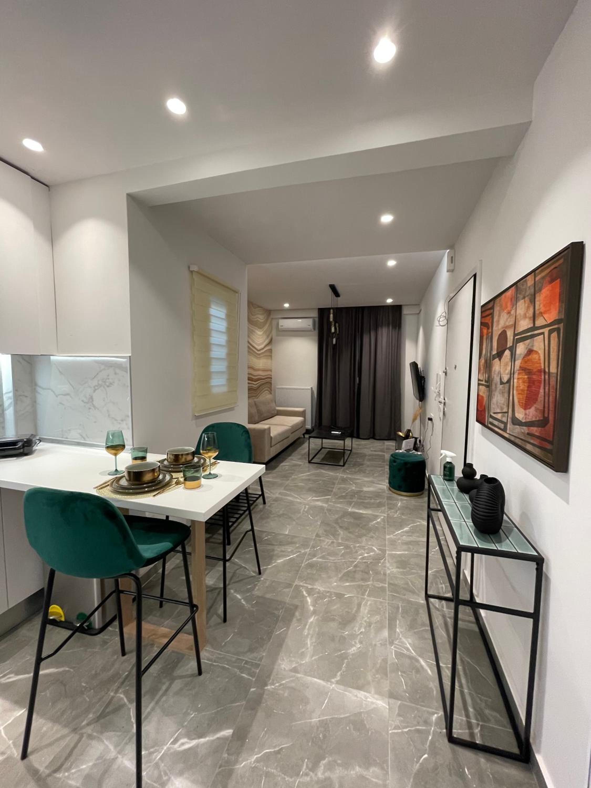 ThesSpacious Apartment